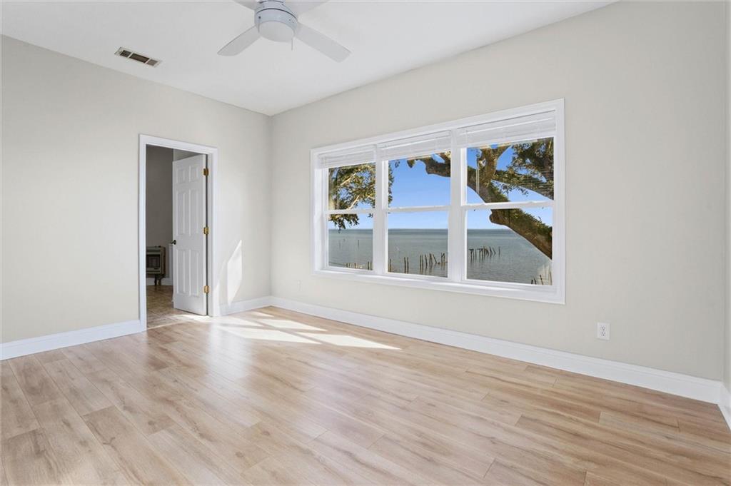 3917 Bay Front Road