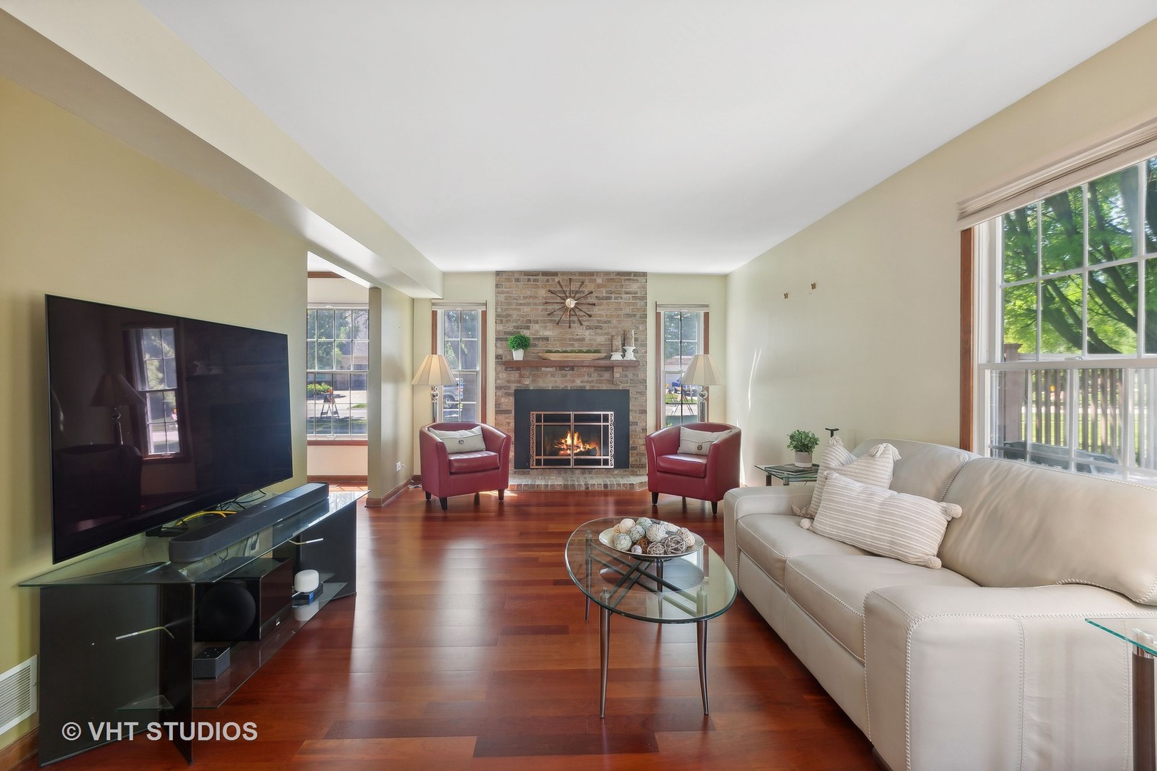 929 E Rosewood Avenue