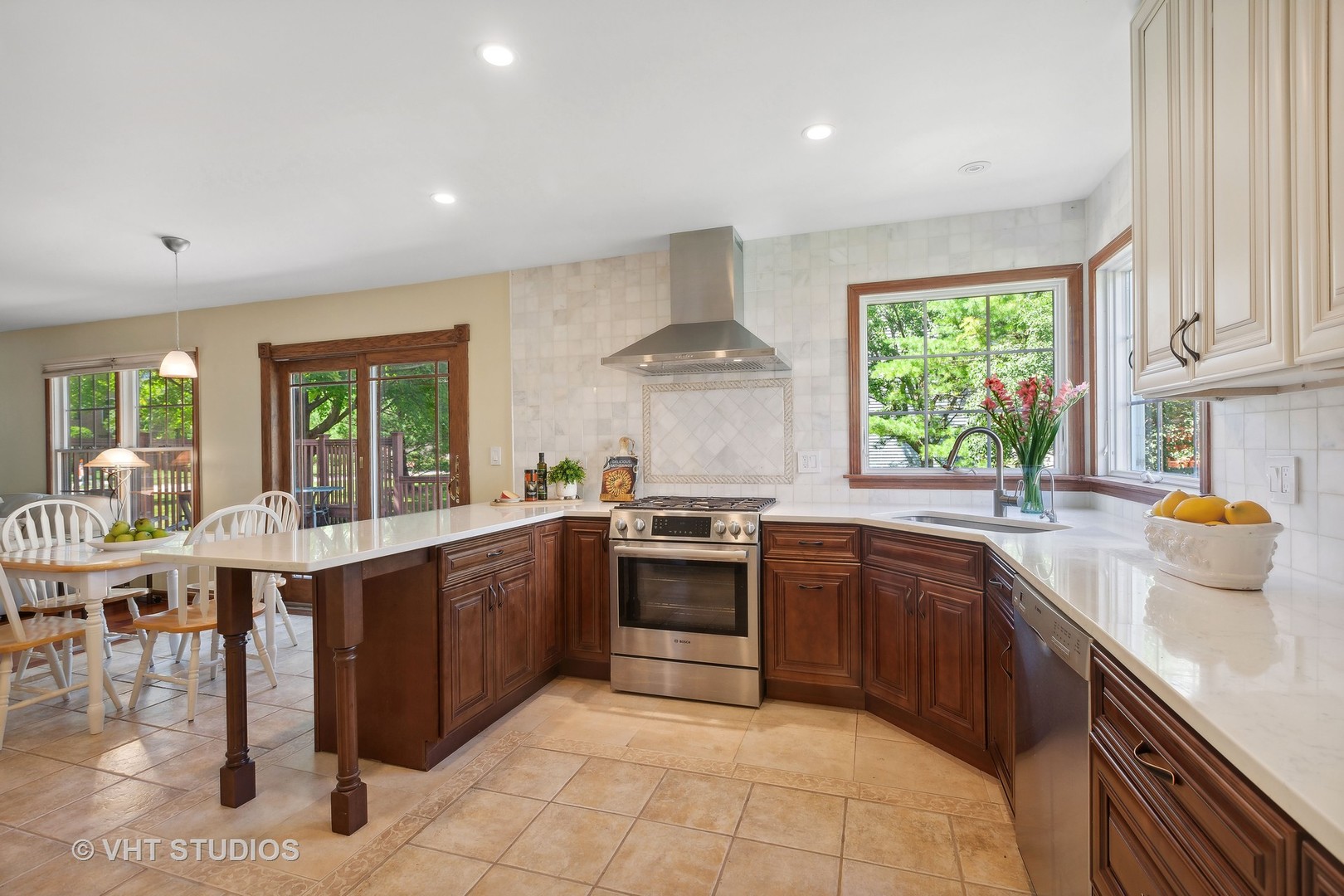 929 E Rosewood Avenue