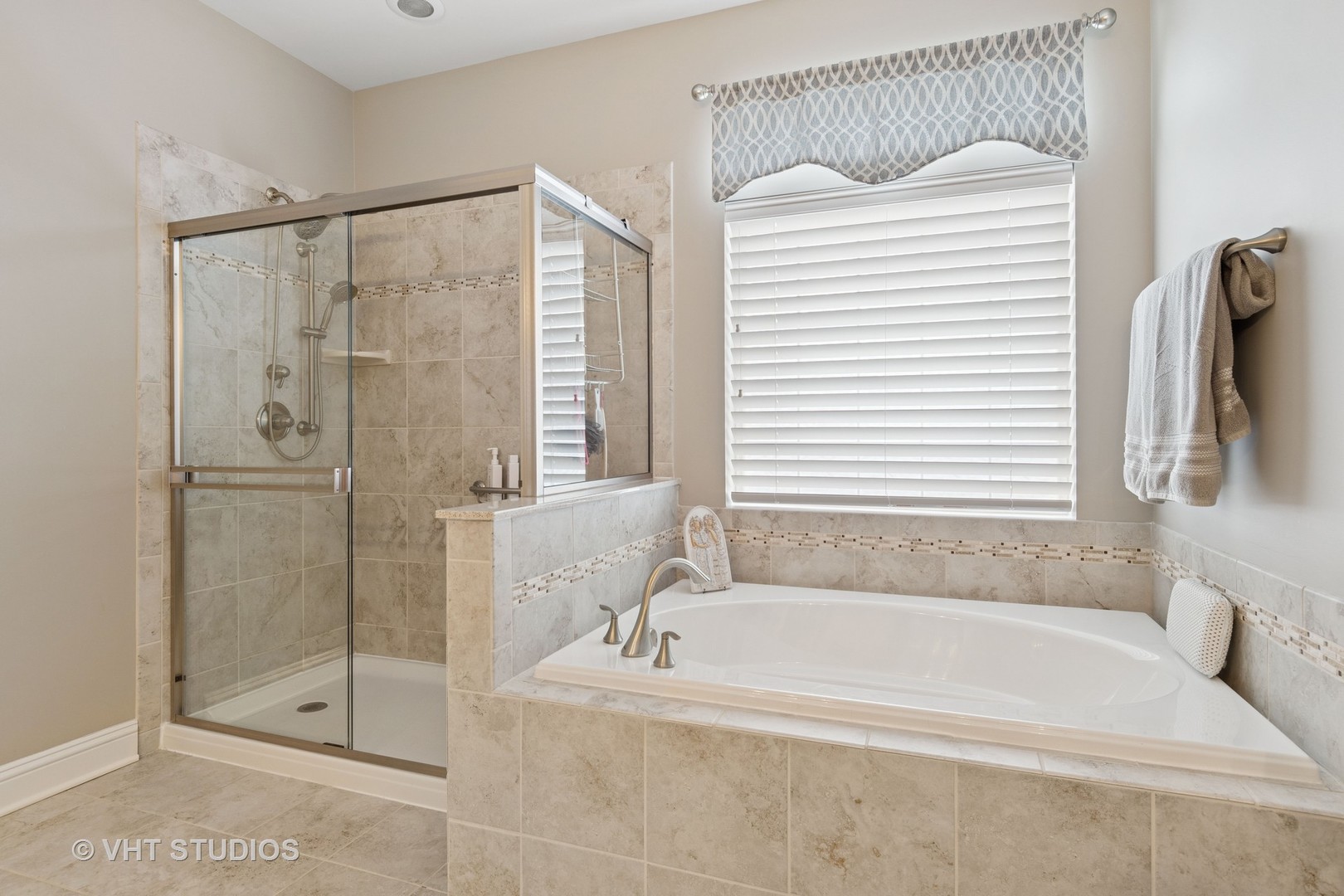 3635 Chesapeake Lane