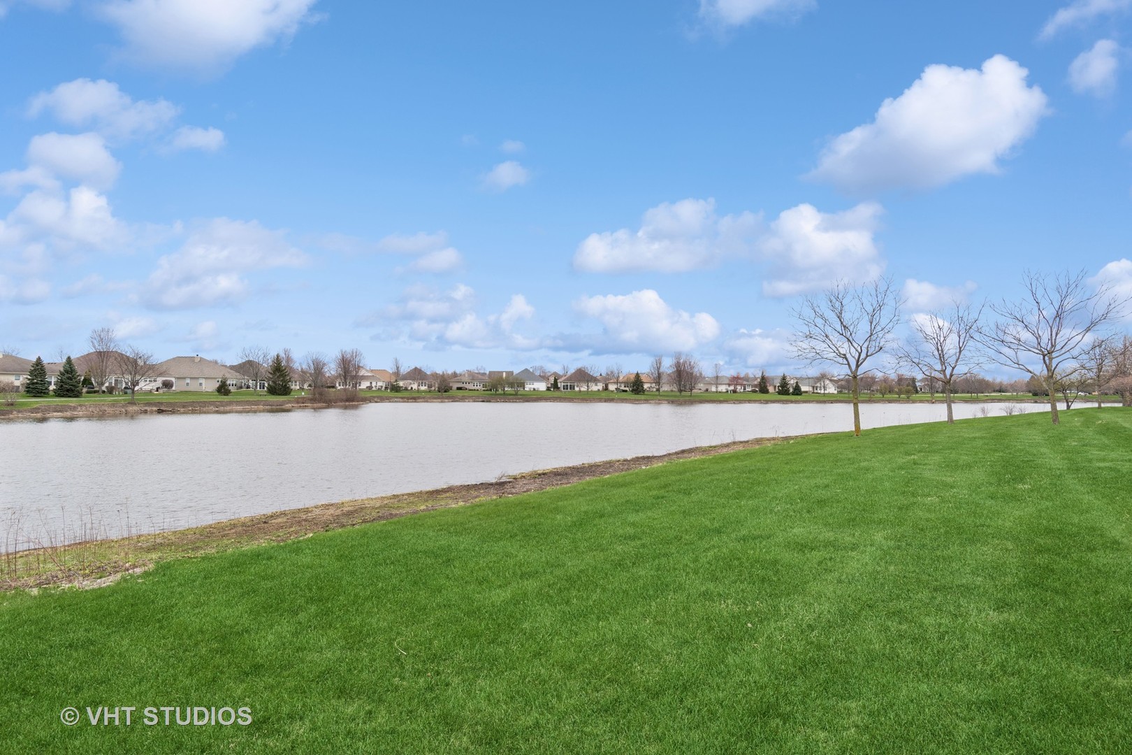 3635 Chesapeake Lane