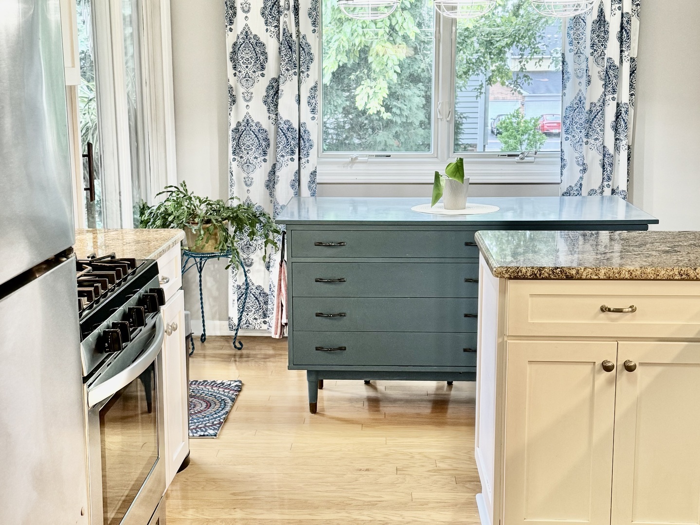 630 Zaininger Avenue Unit: D