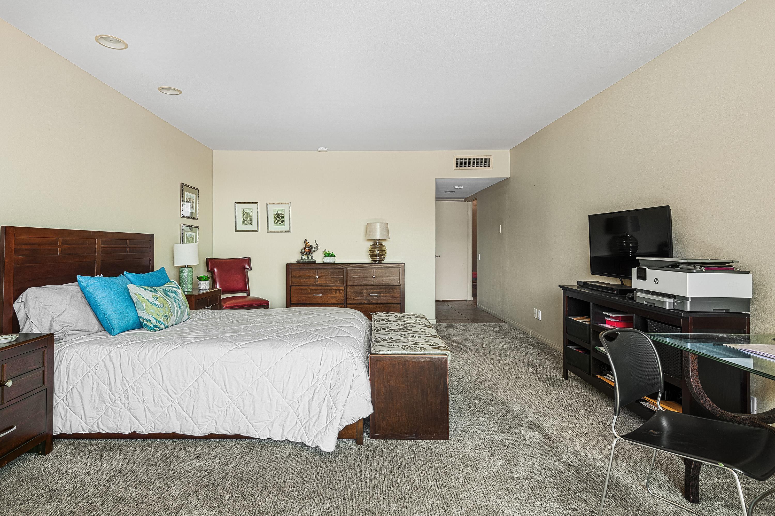 2454 E Palm Canyon DR Unit: 2c