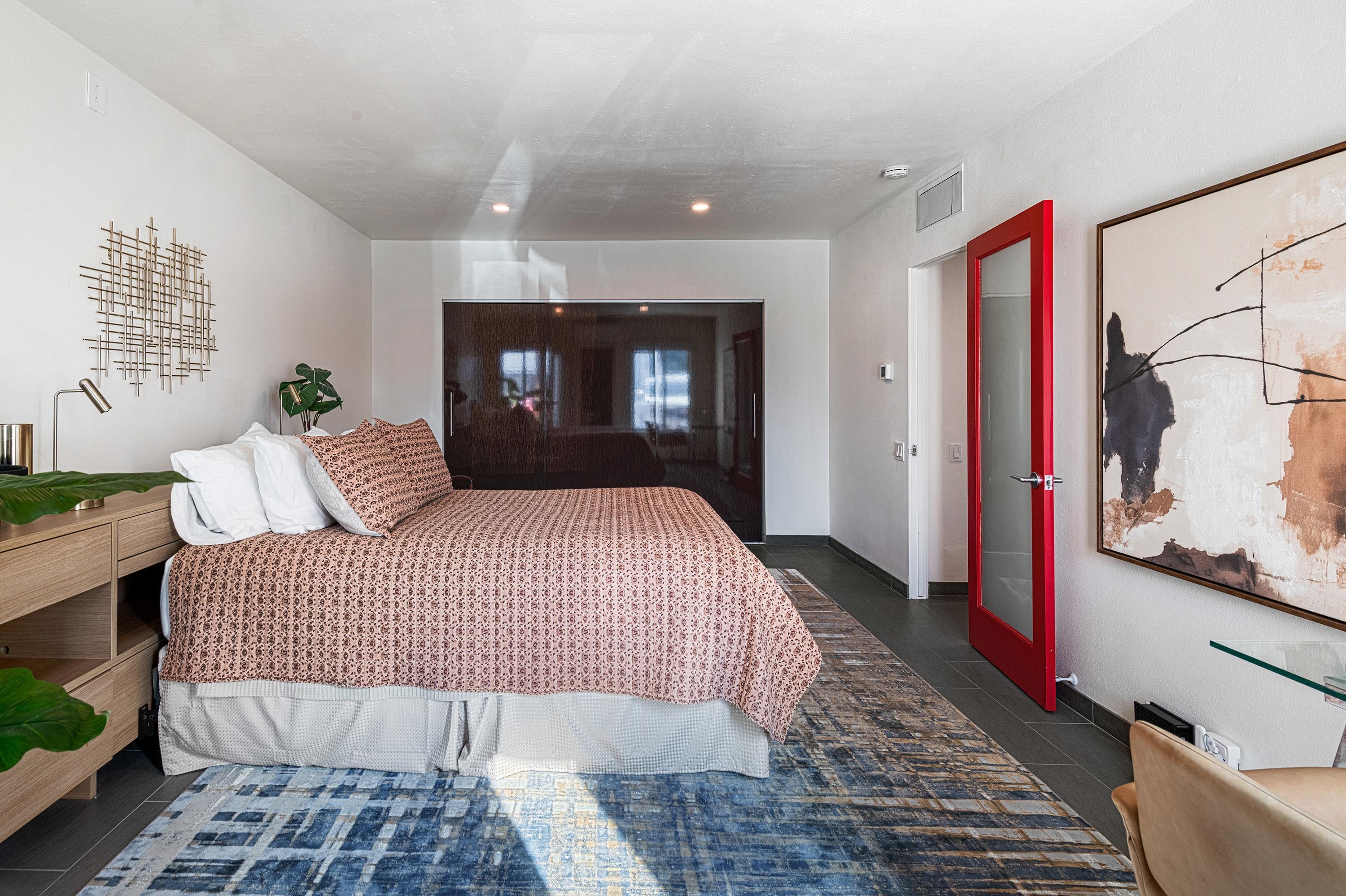 500 W Arenas RD Unit: 10
