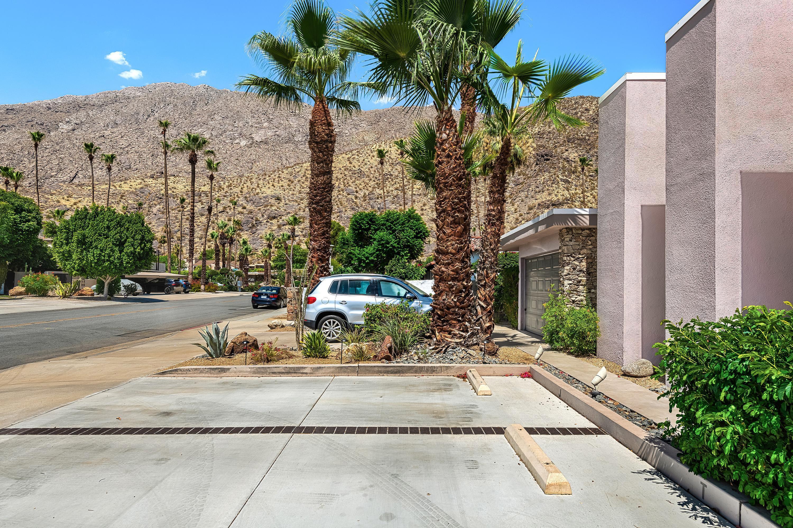 500 W Arenas RD Unit: 10