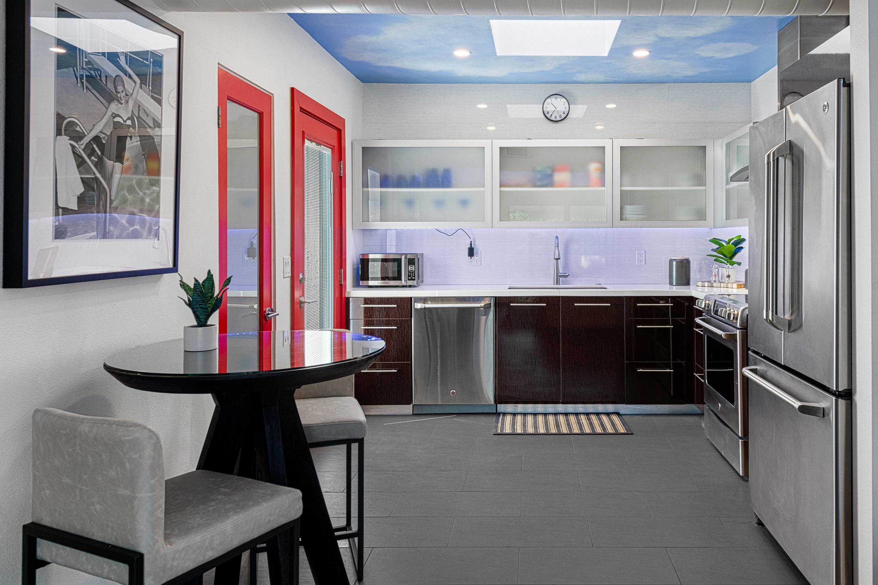 500 W Arenas RD Unit: 10