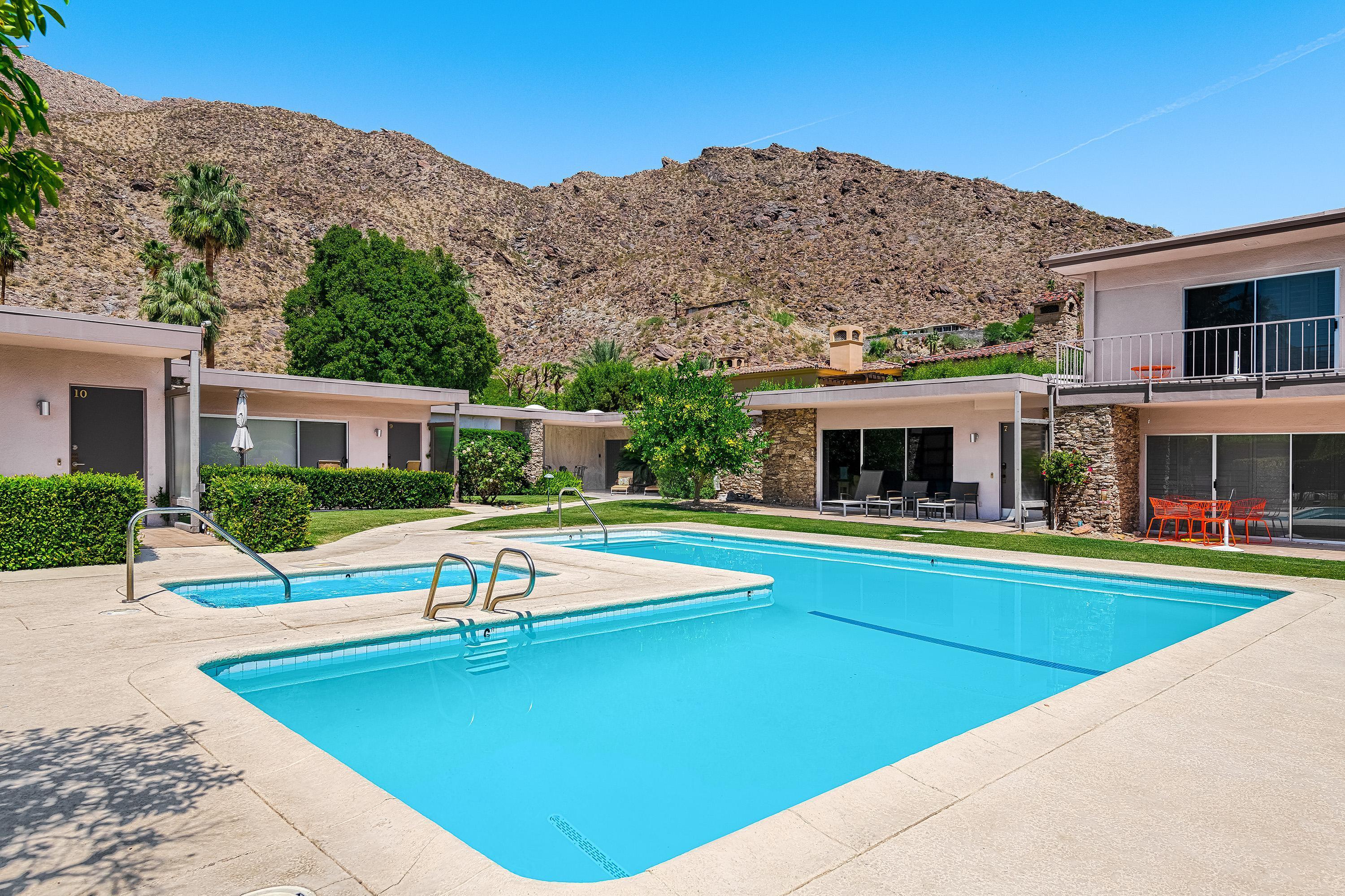 500 W Arenas RD Unit: 10