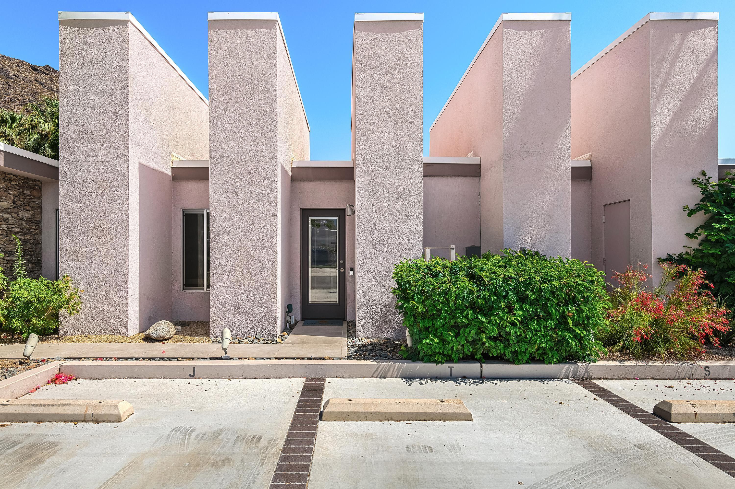 500 W Arenas RD Unit: 10