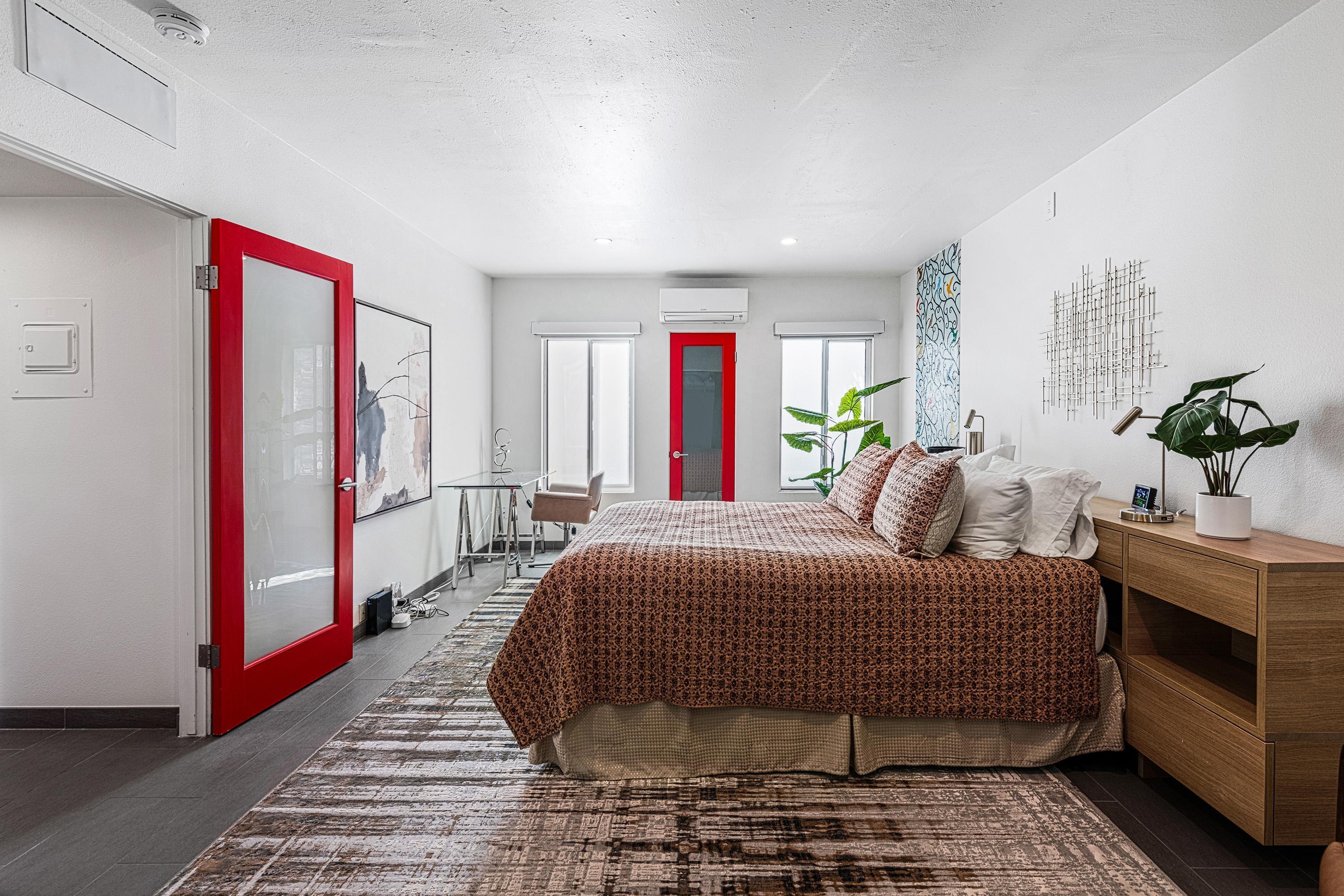500 W Arenas RD Unit: 10