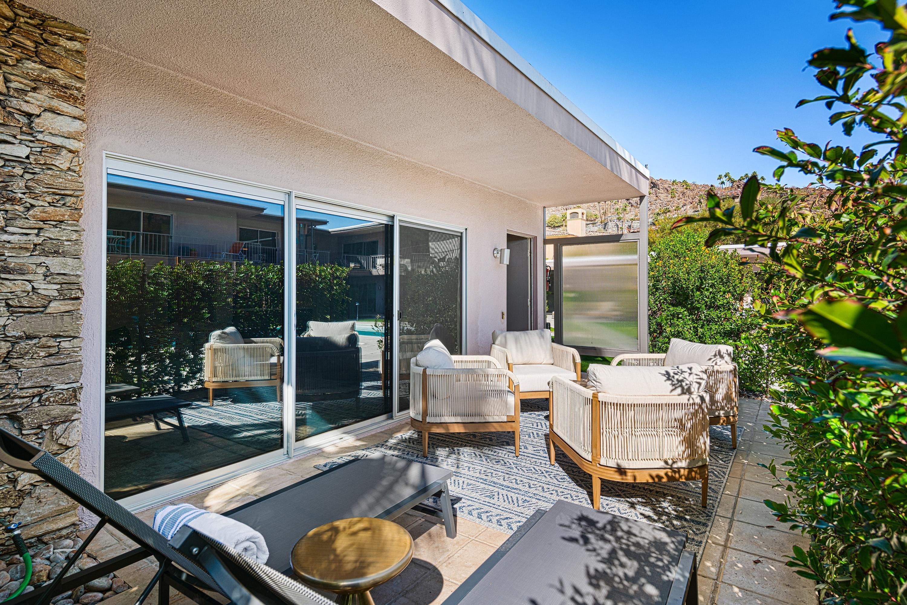 500 W Arenas RD Unit: 10