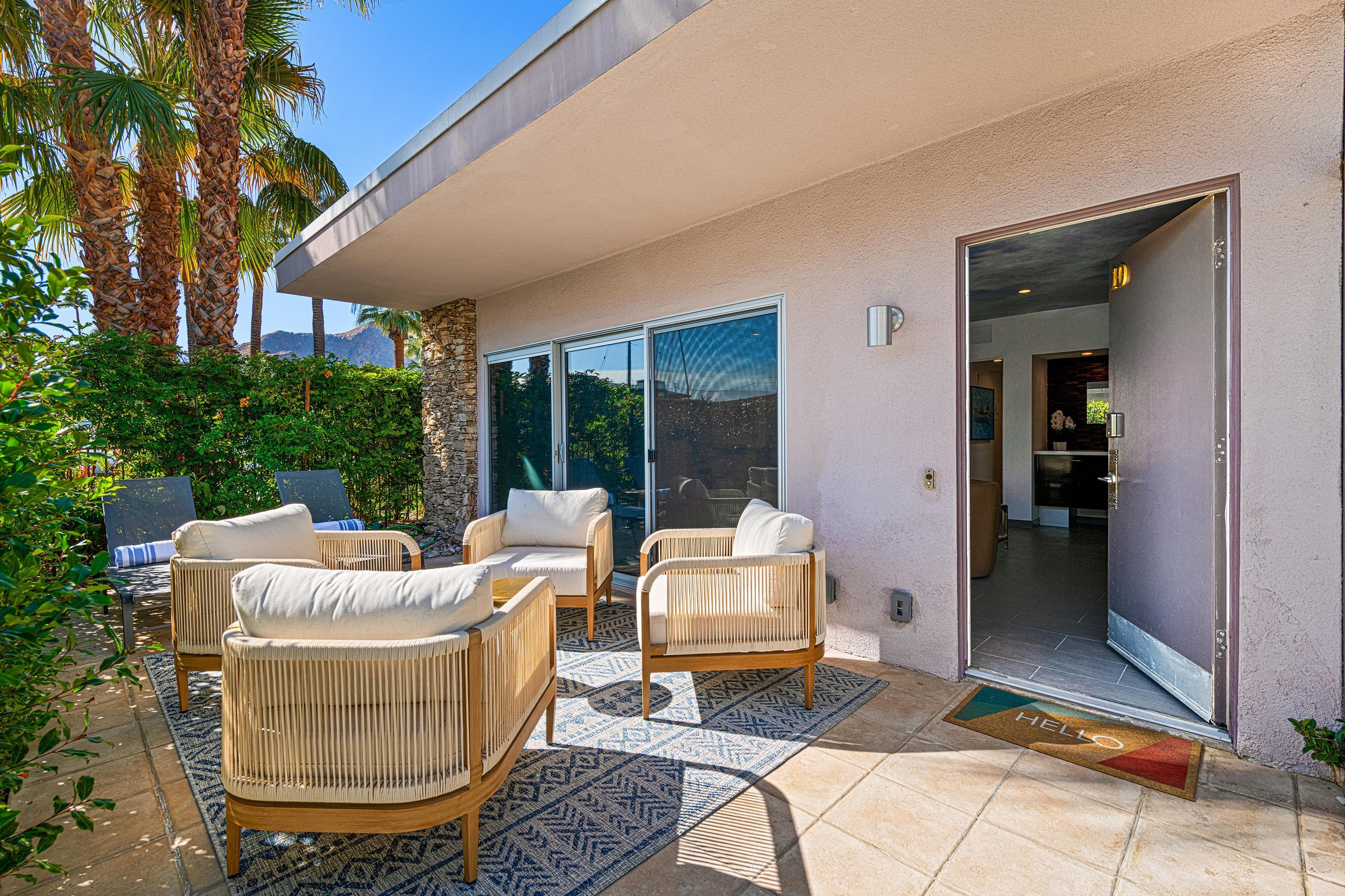 500 W Arenas RD Unit: 10