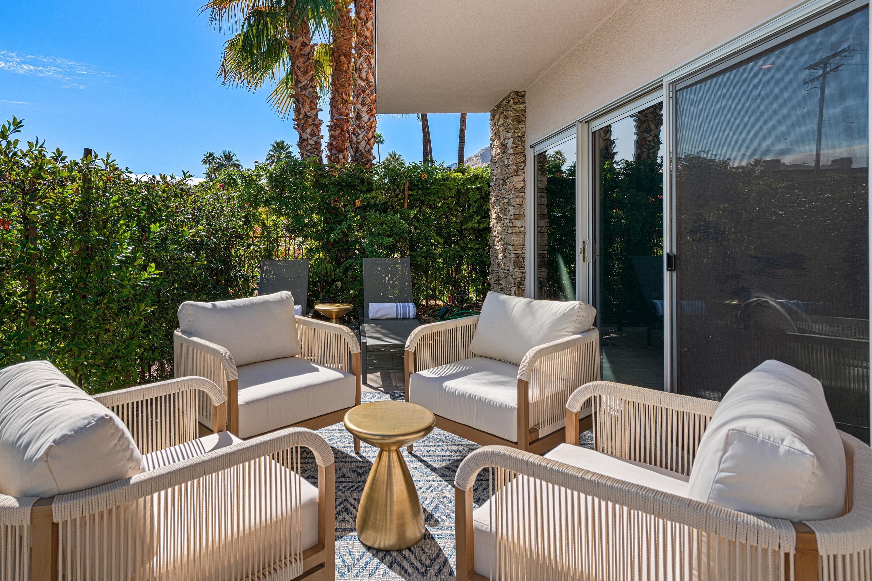 500 W Arenas RD Unit: 10