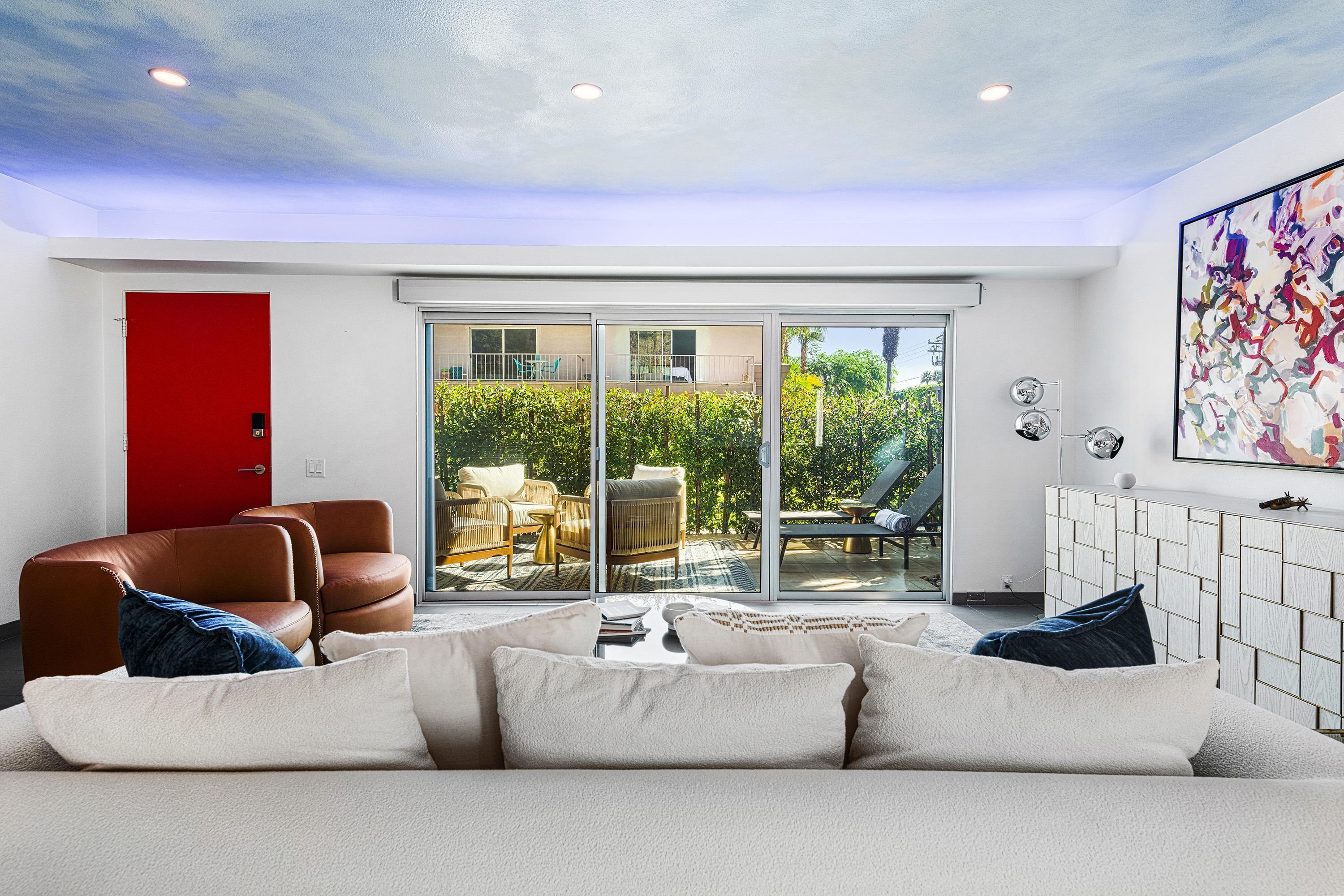 500 W Arenas RD Unit: 10