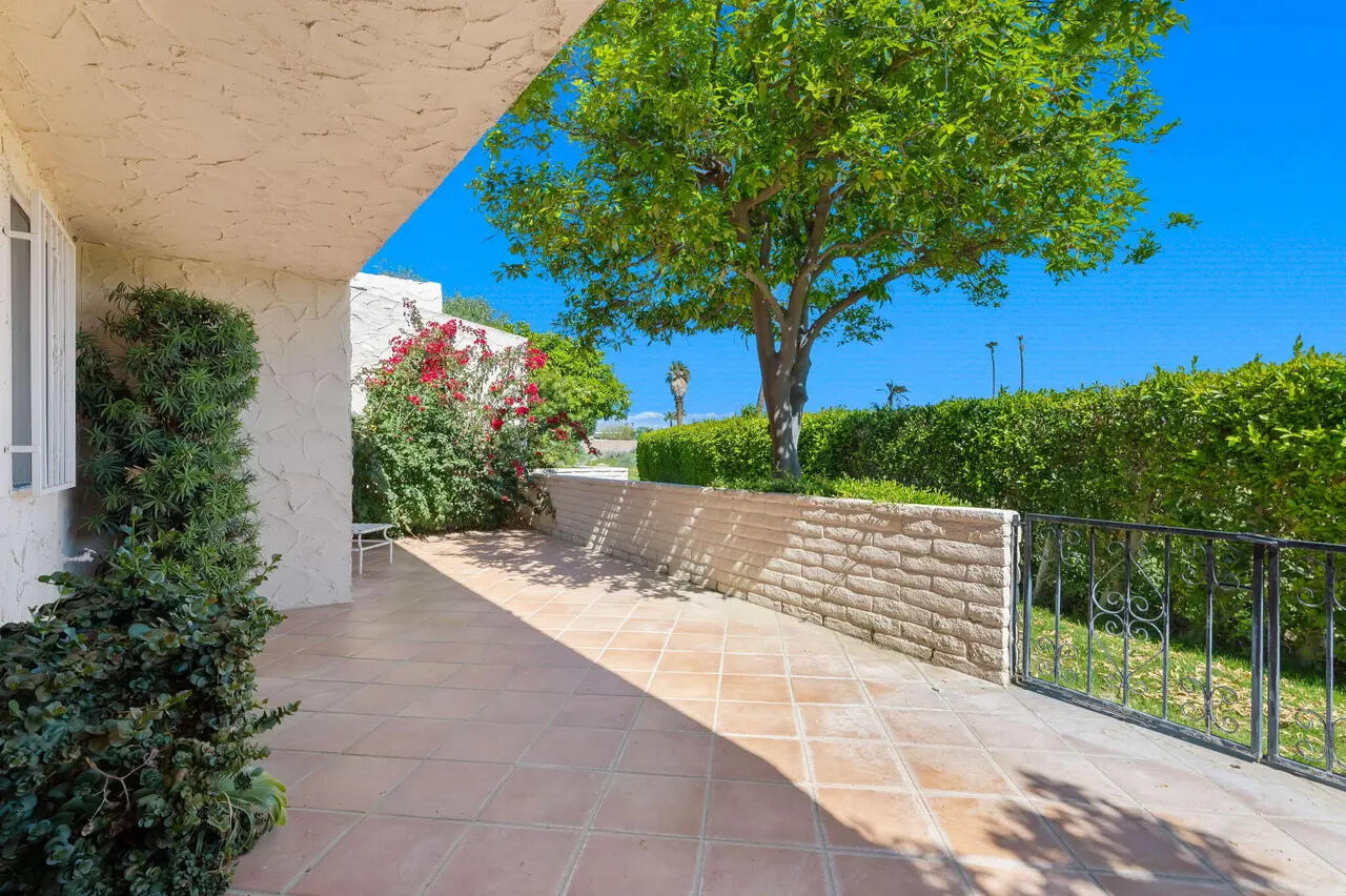 2604 N Whitewater Club DR Unit: A
