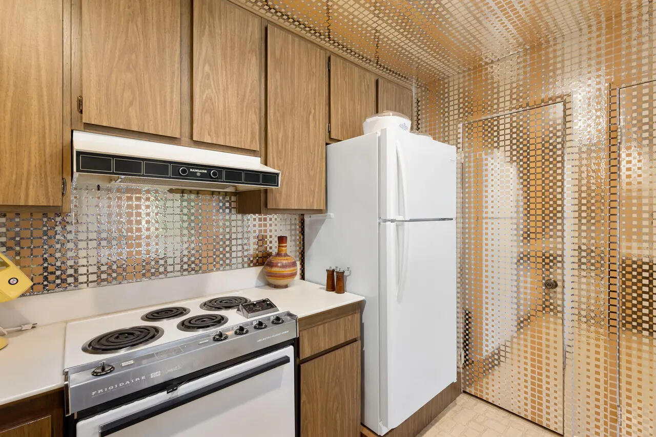 2604 N Whitewater Club DR Unit: A