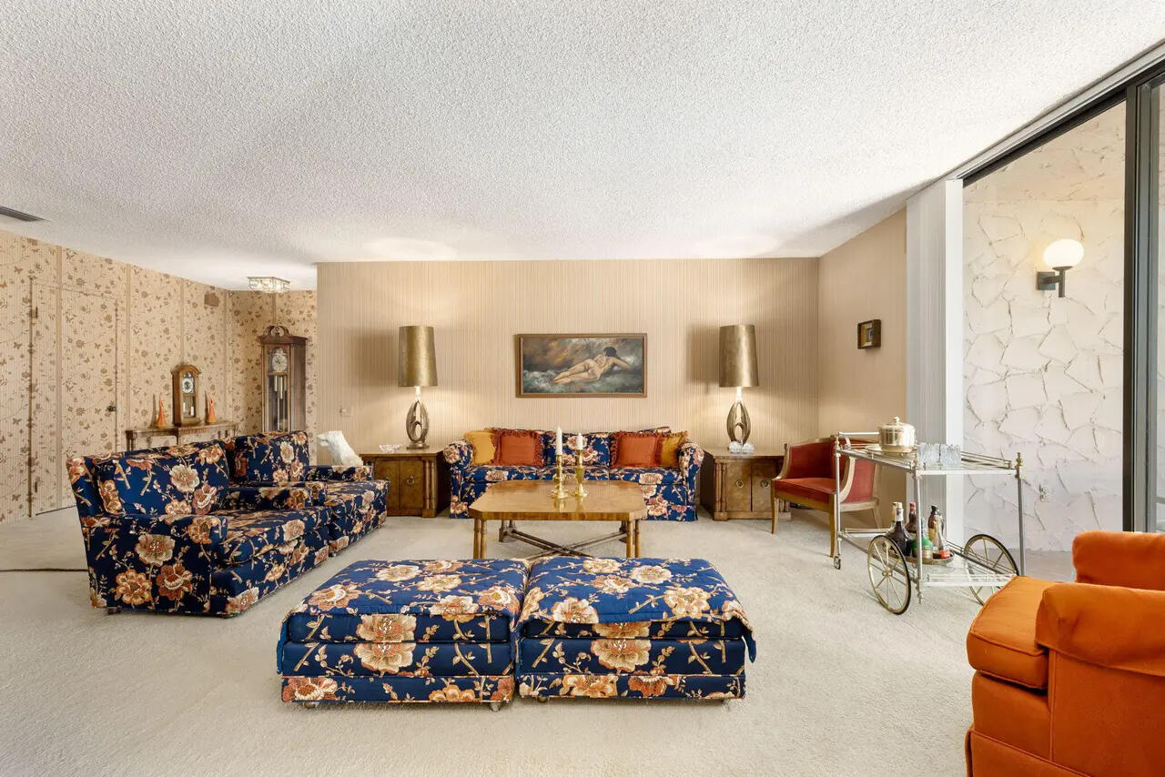 2604 N Whitewater Club DR Unit: A