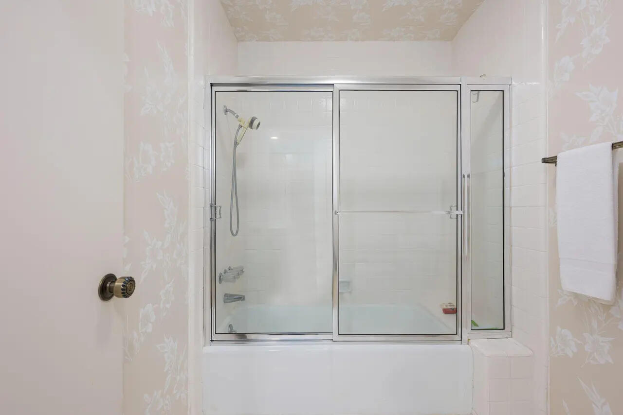 2604 N Whitewater Club DR Unit: A