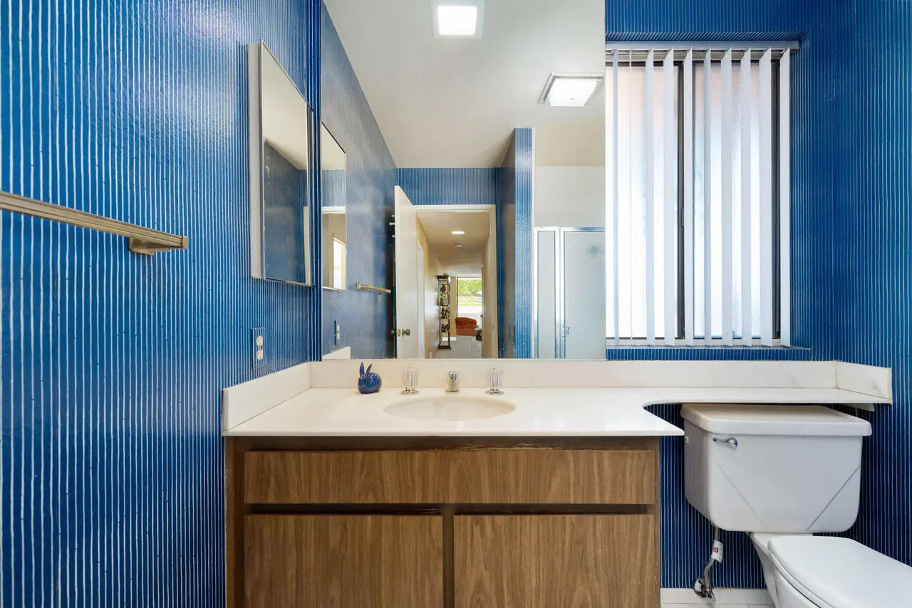 2604 N Whitewater Club DR Unit: A