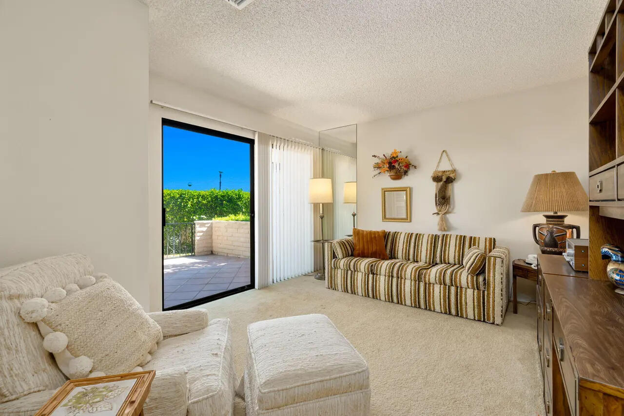 2604 N Whitewater Club DR Unit: A