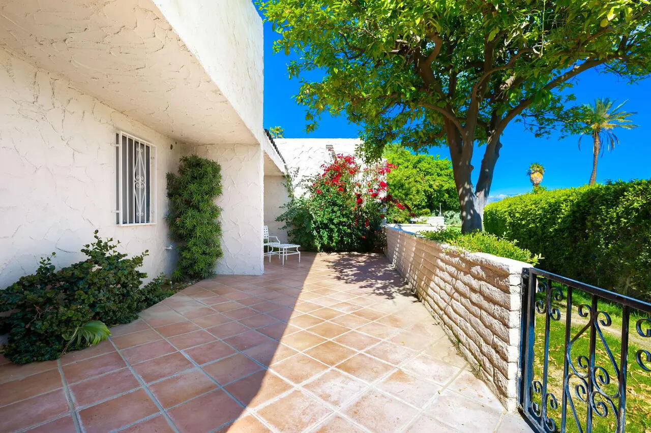 2604 N Whitewater Club DR Unit: A