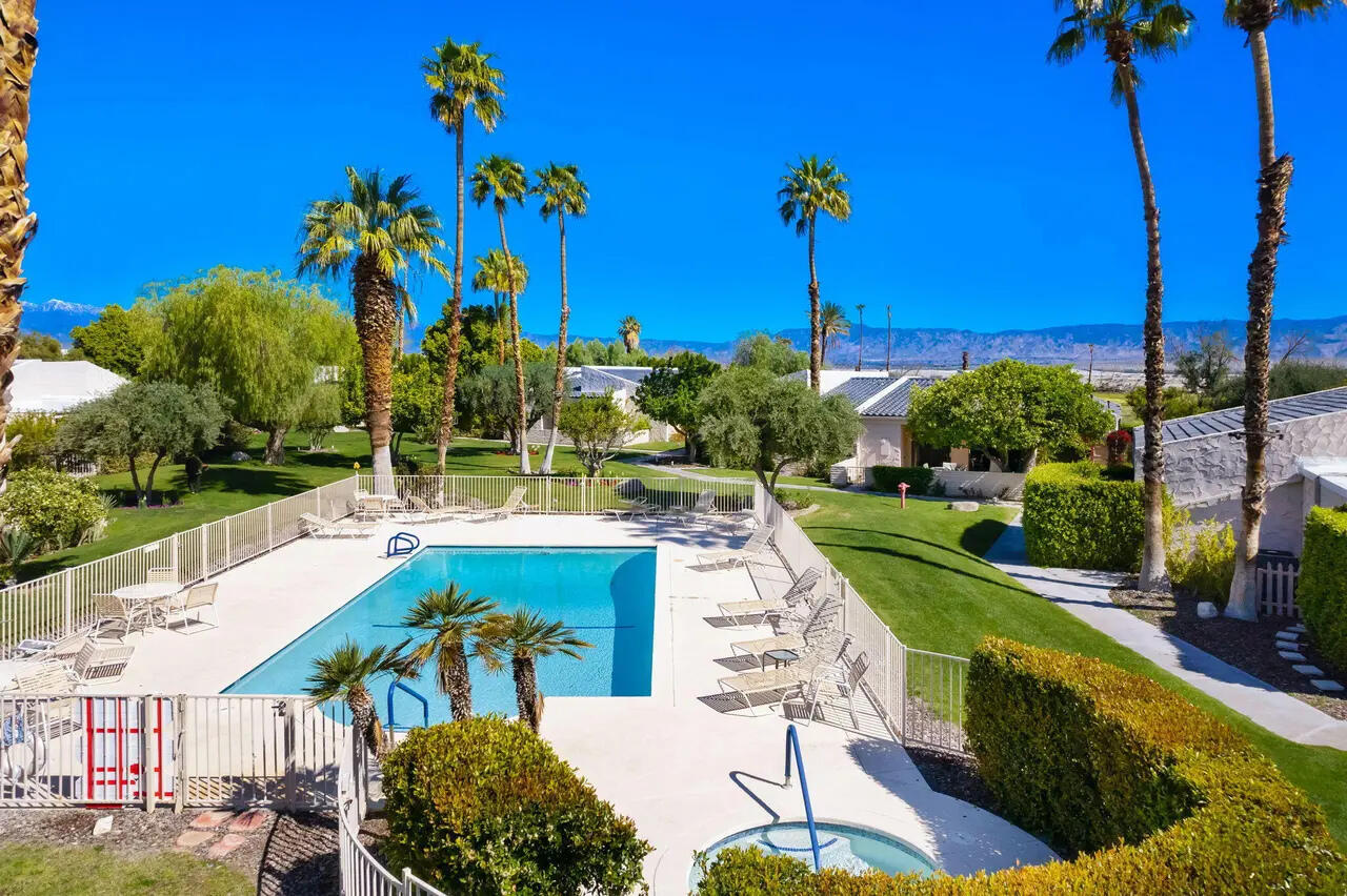 2604 N Whitewater Club DR Unit: A