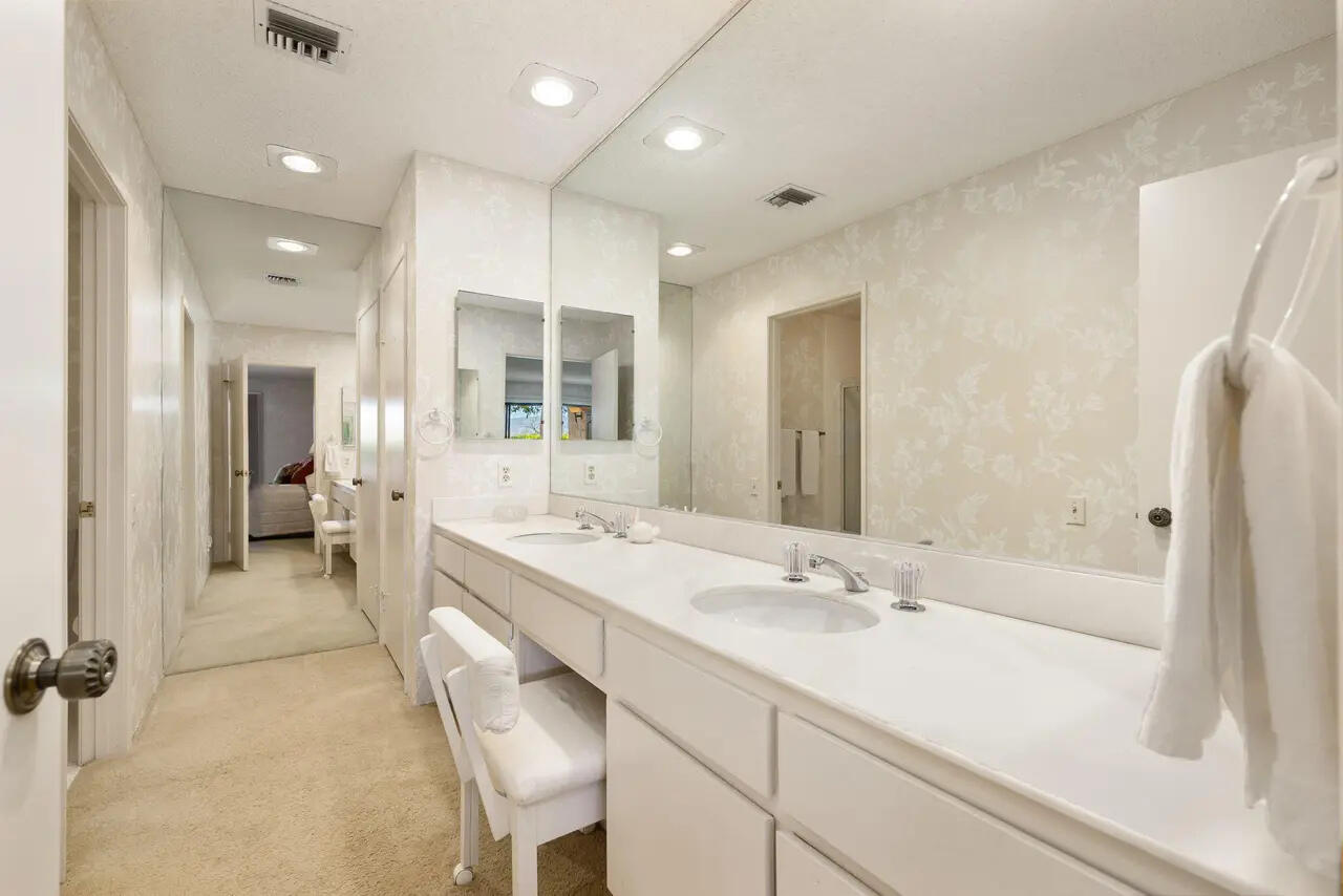 2604 N Whitewater Club DR Unit: A