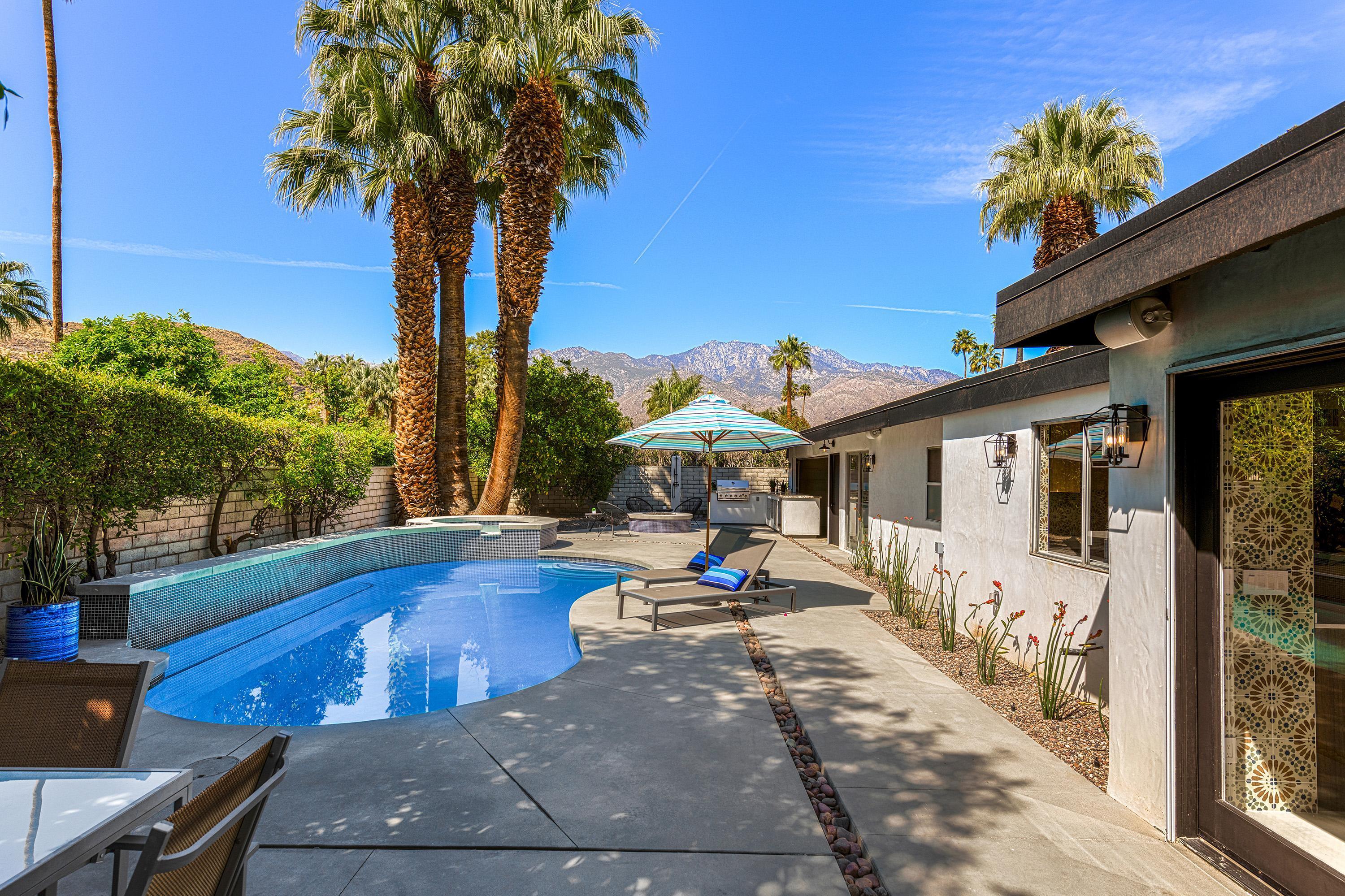 5155 E Bobolink LN