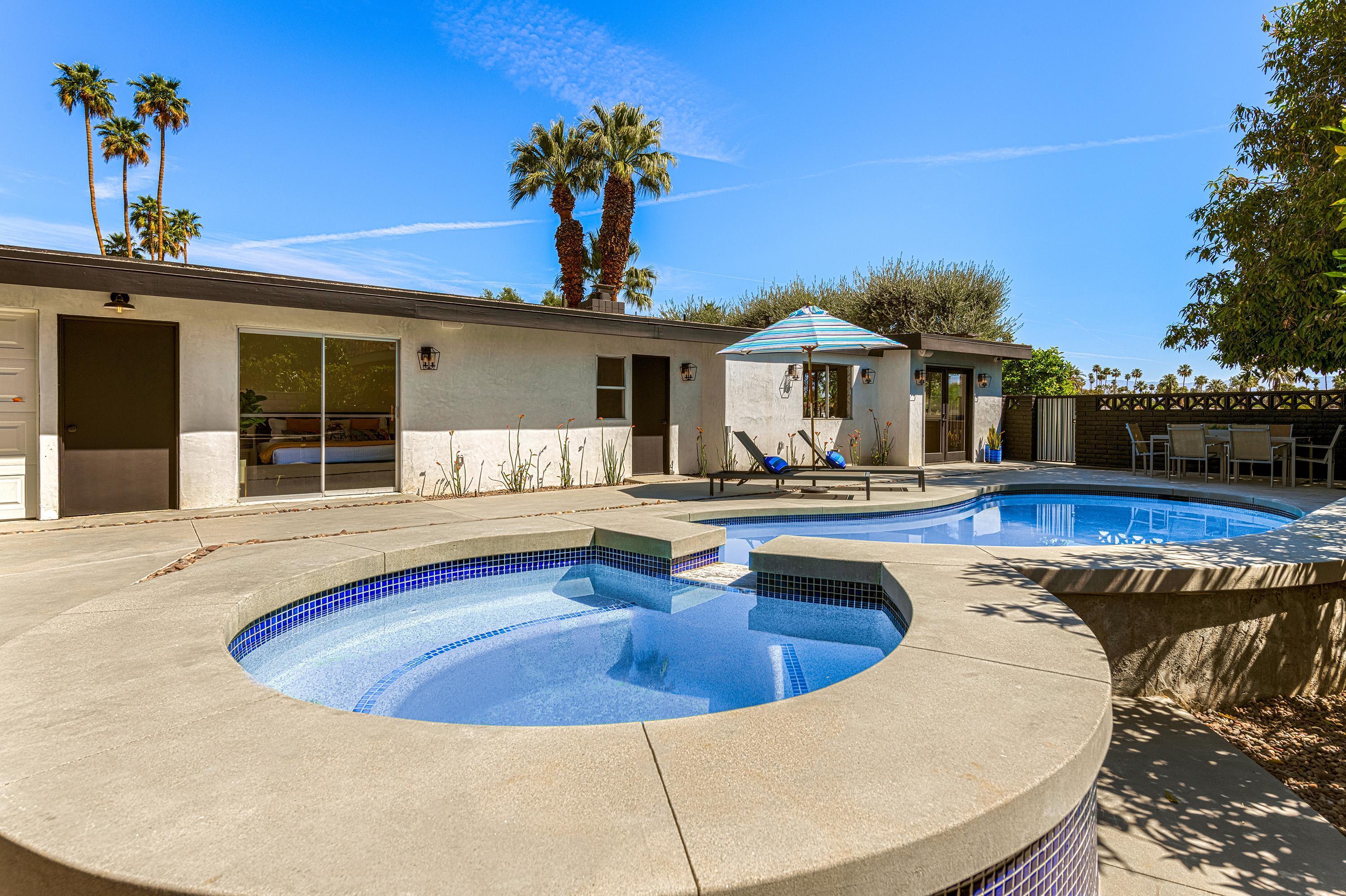 5155 E Bobolink LN