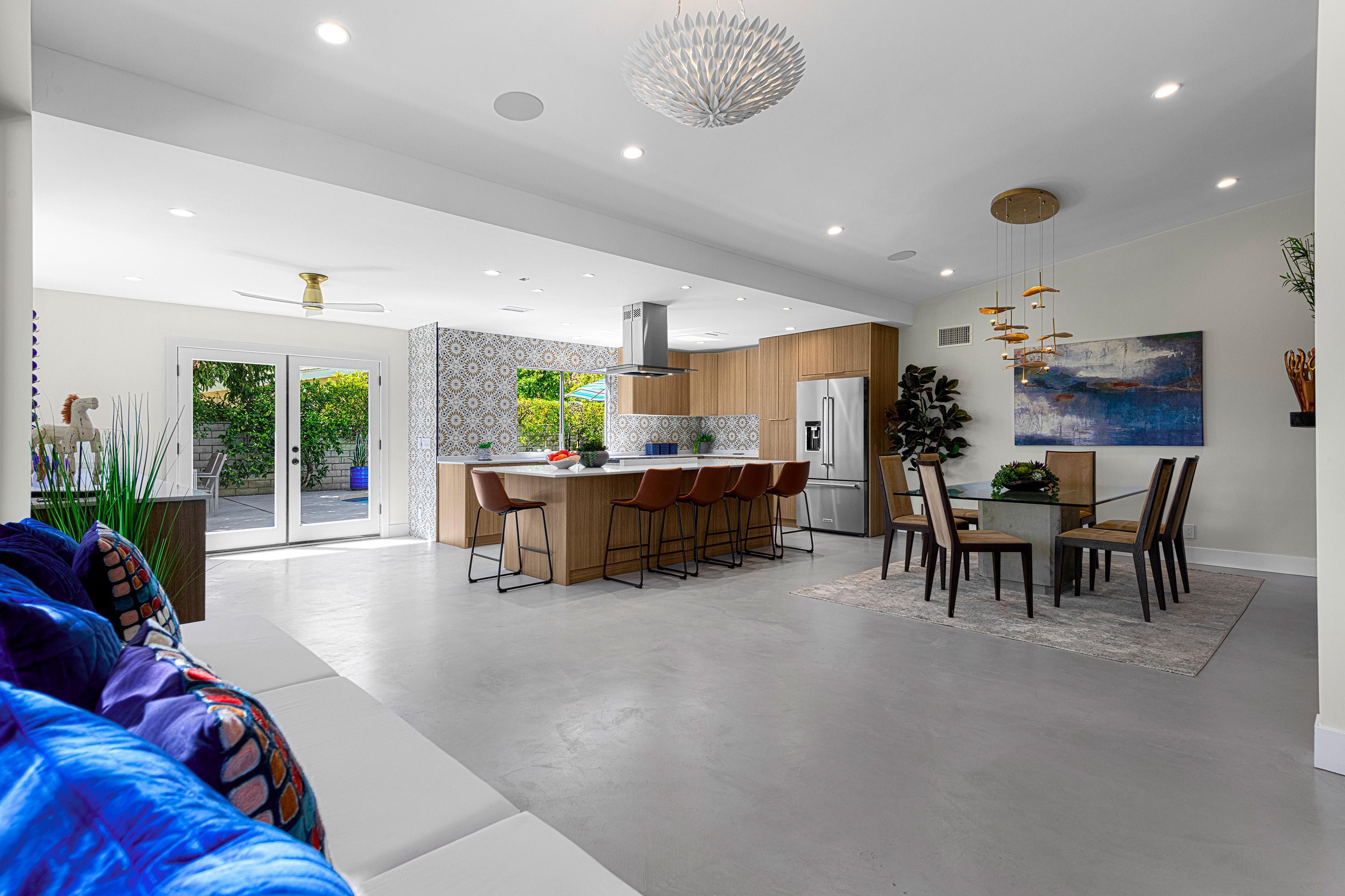 5155 E Bobolink LN