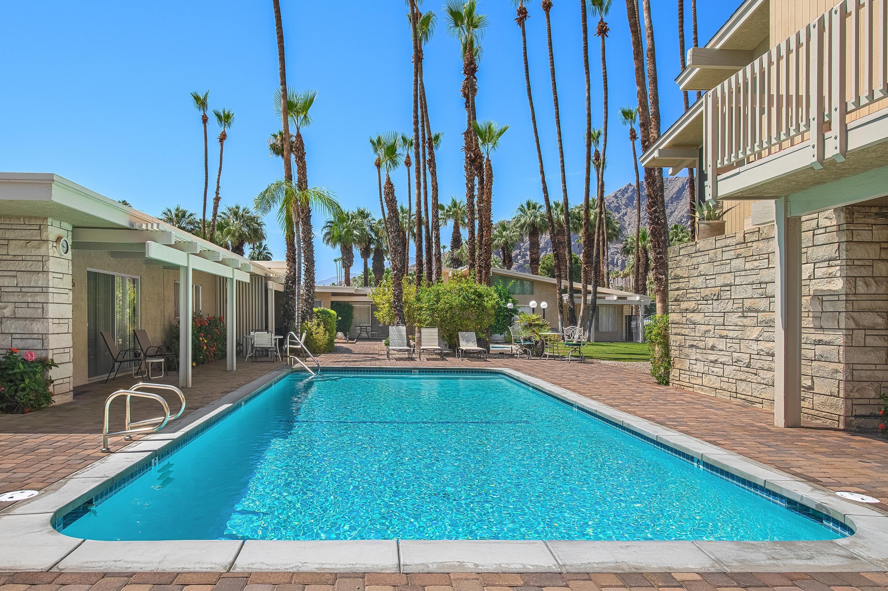 290 S San Jacinto DR Unit: 1