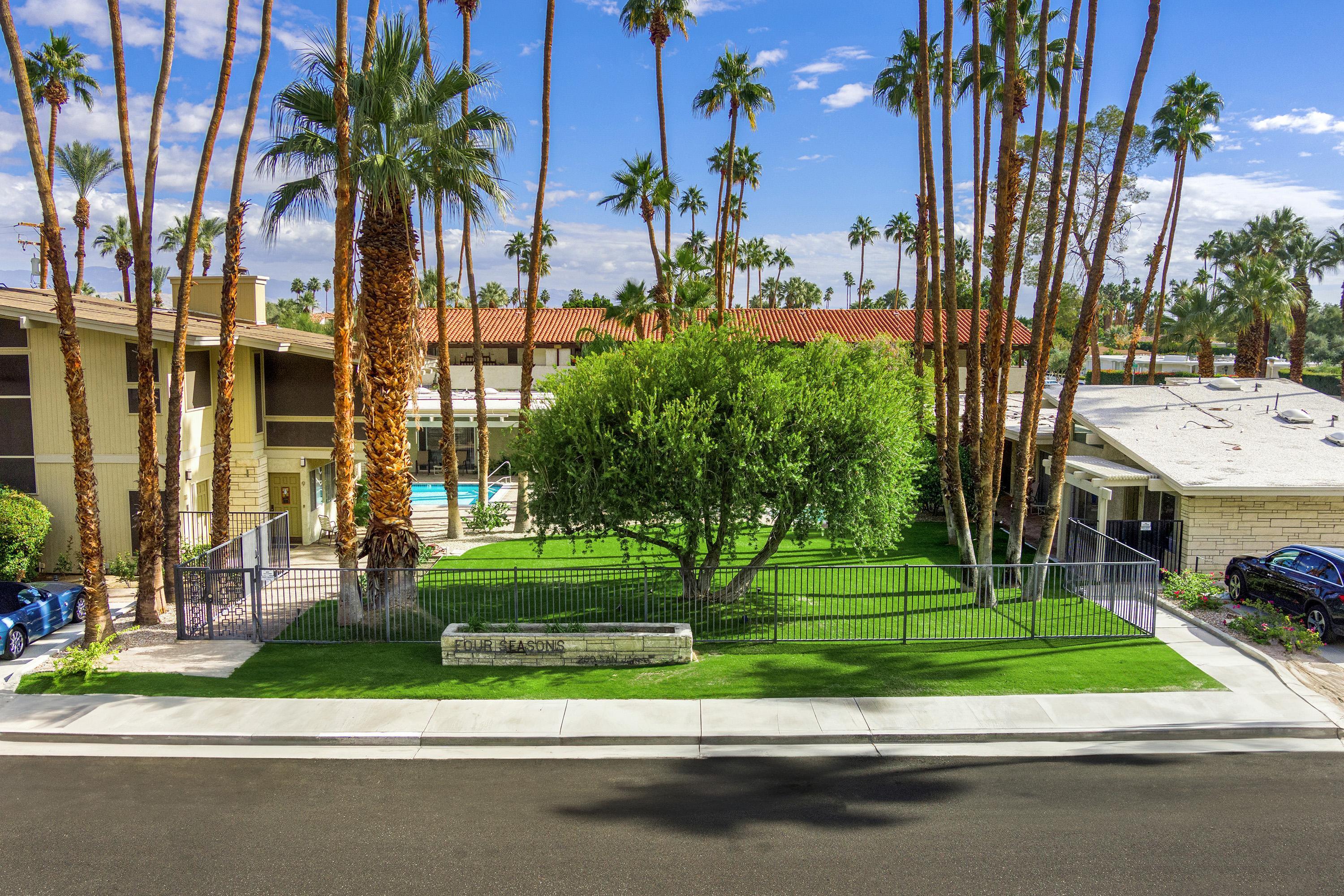 290 S San Jacinto DR Unit: 1