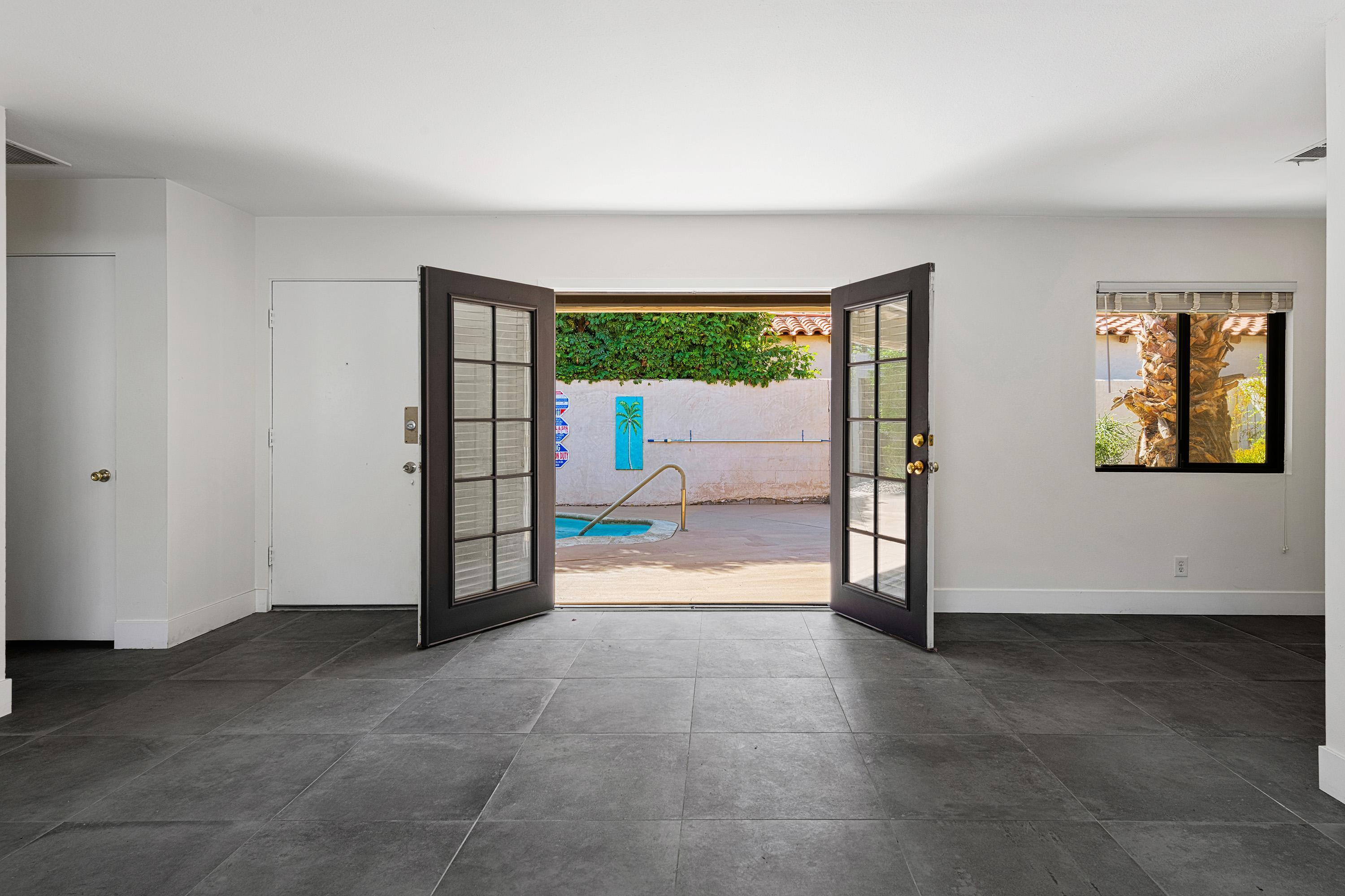 225 S Cahuilla RD