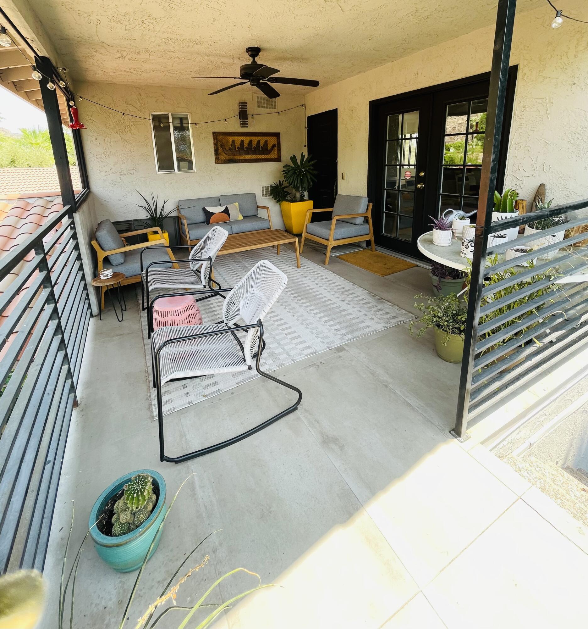 225 S Cahuilla RD