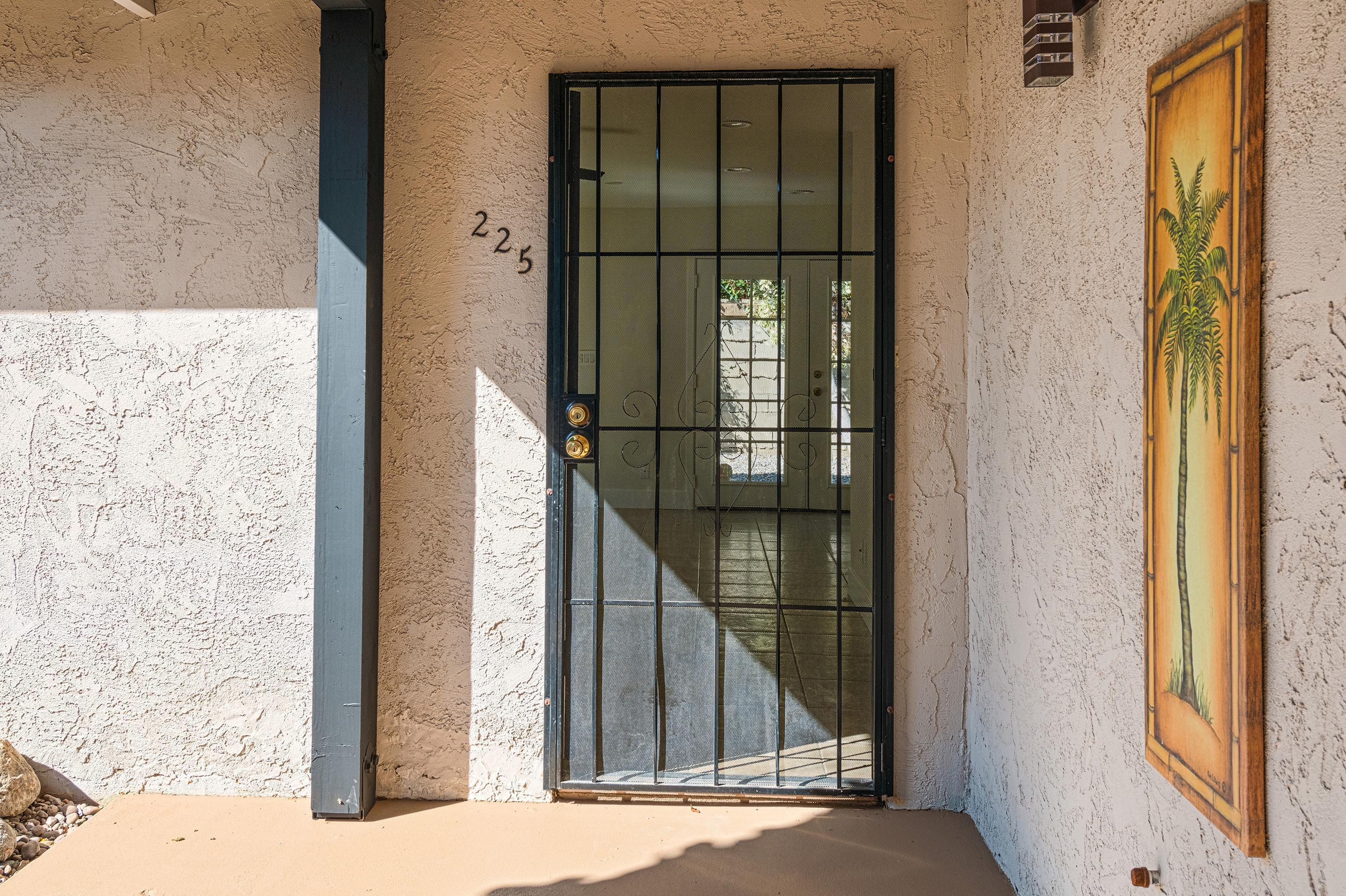 225 S Cahuilla RD