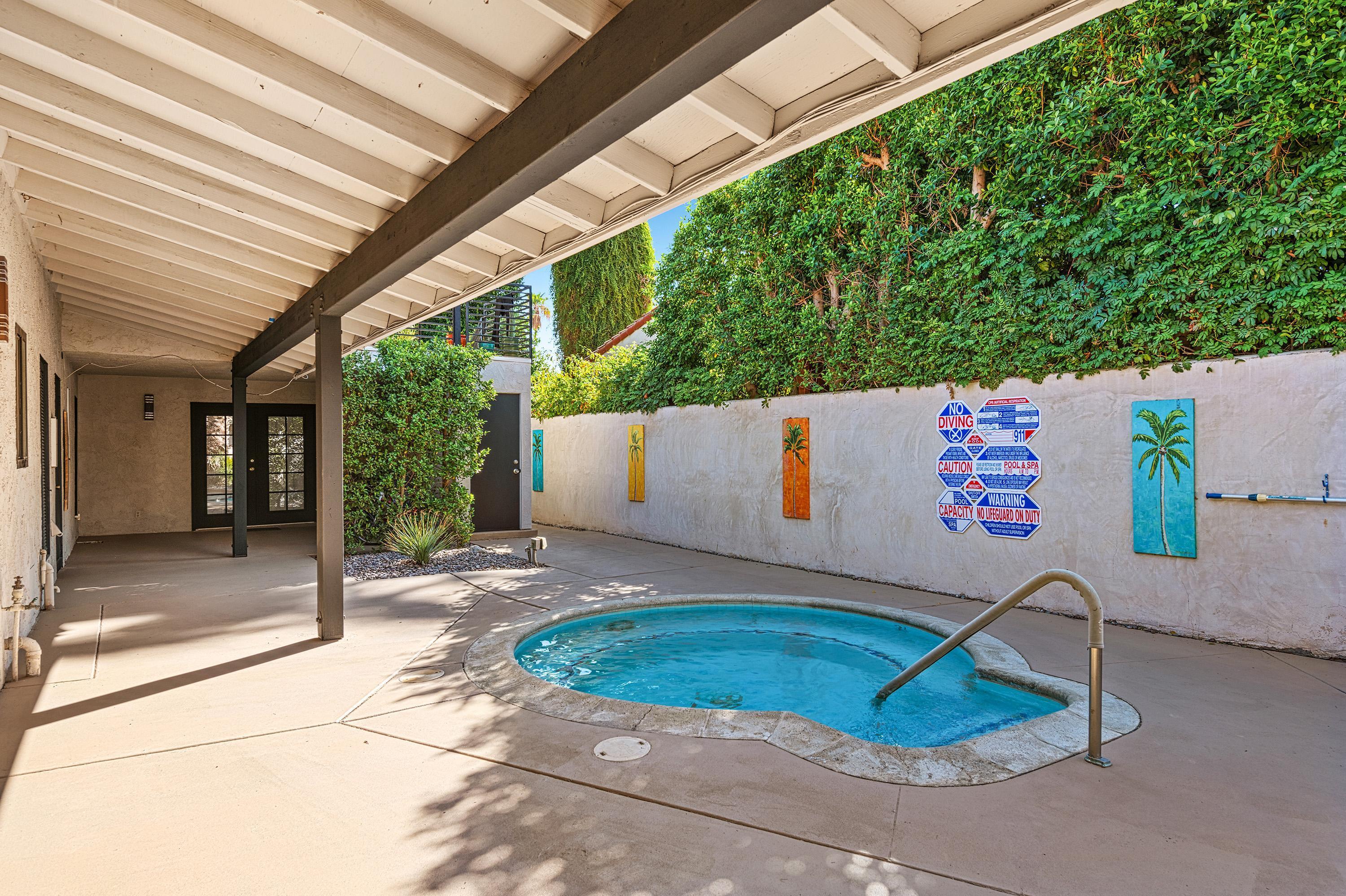 225 S Cahuilla RD