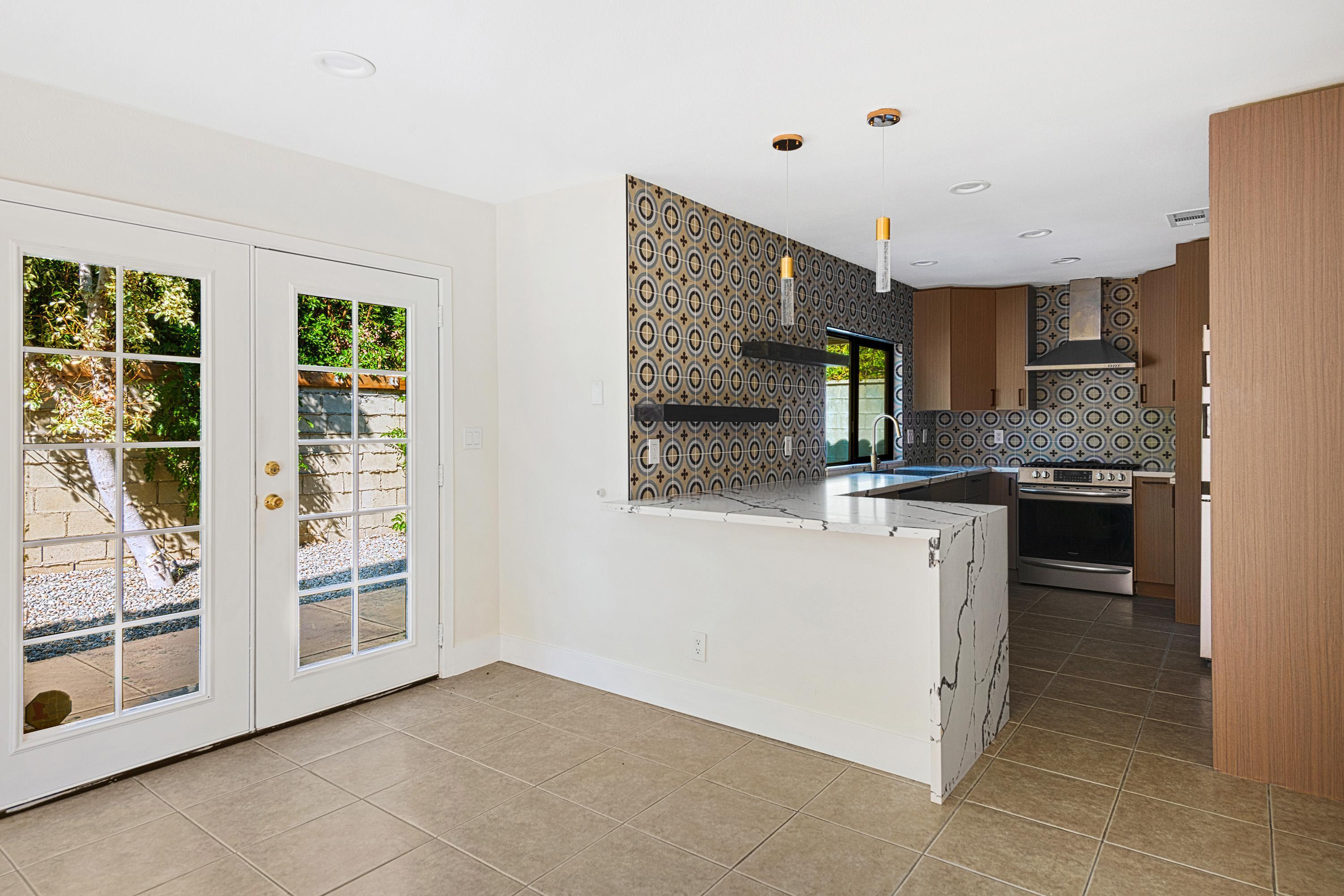 225 S Cahuilla RD