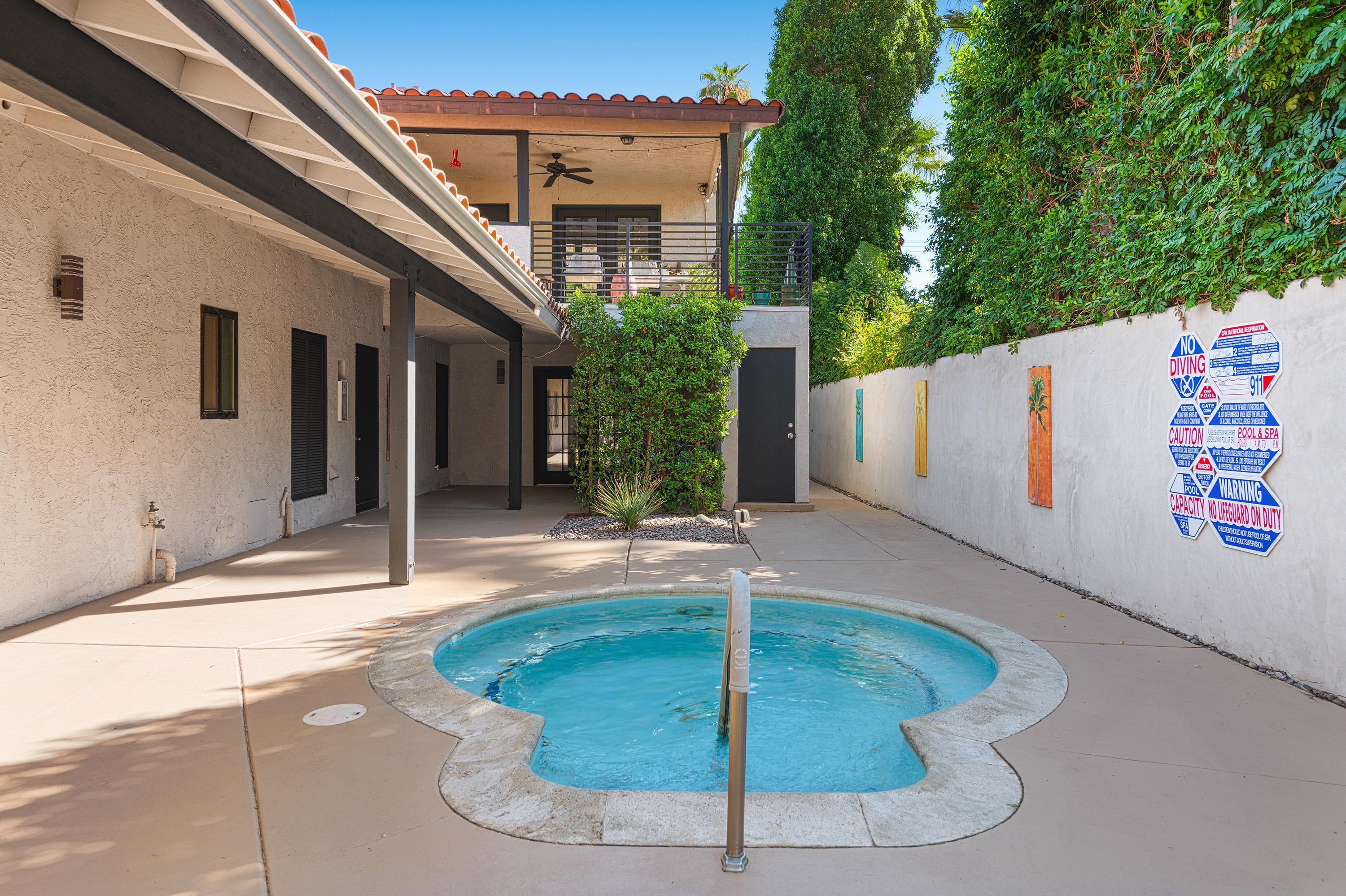 225 S Cahuilla RD