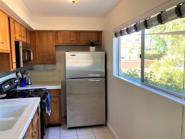 225 S Cahuilla RD