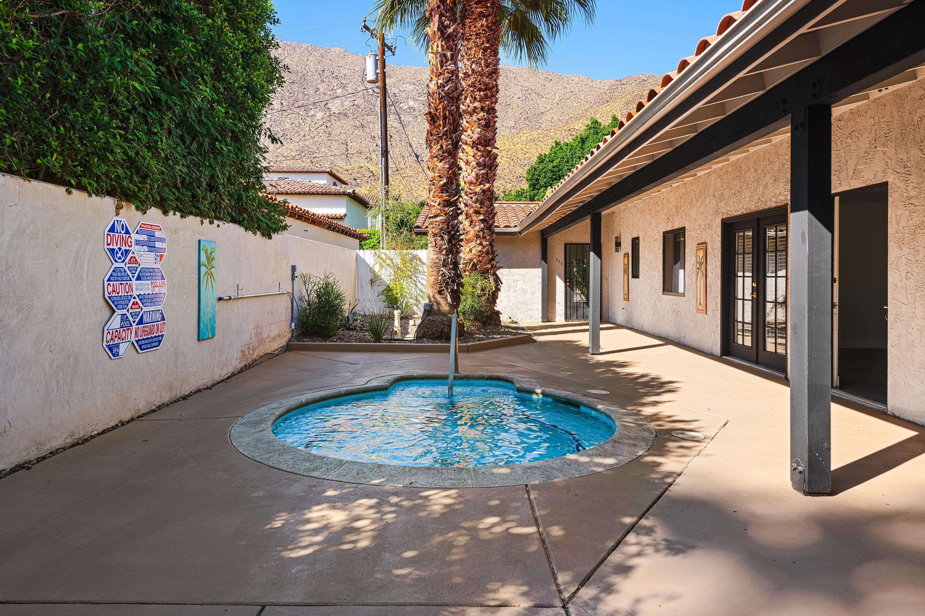 225 S Cahuilla RD