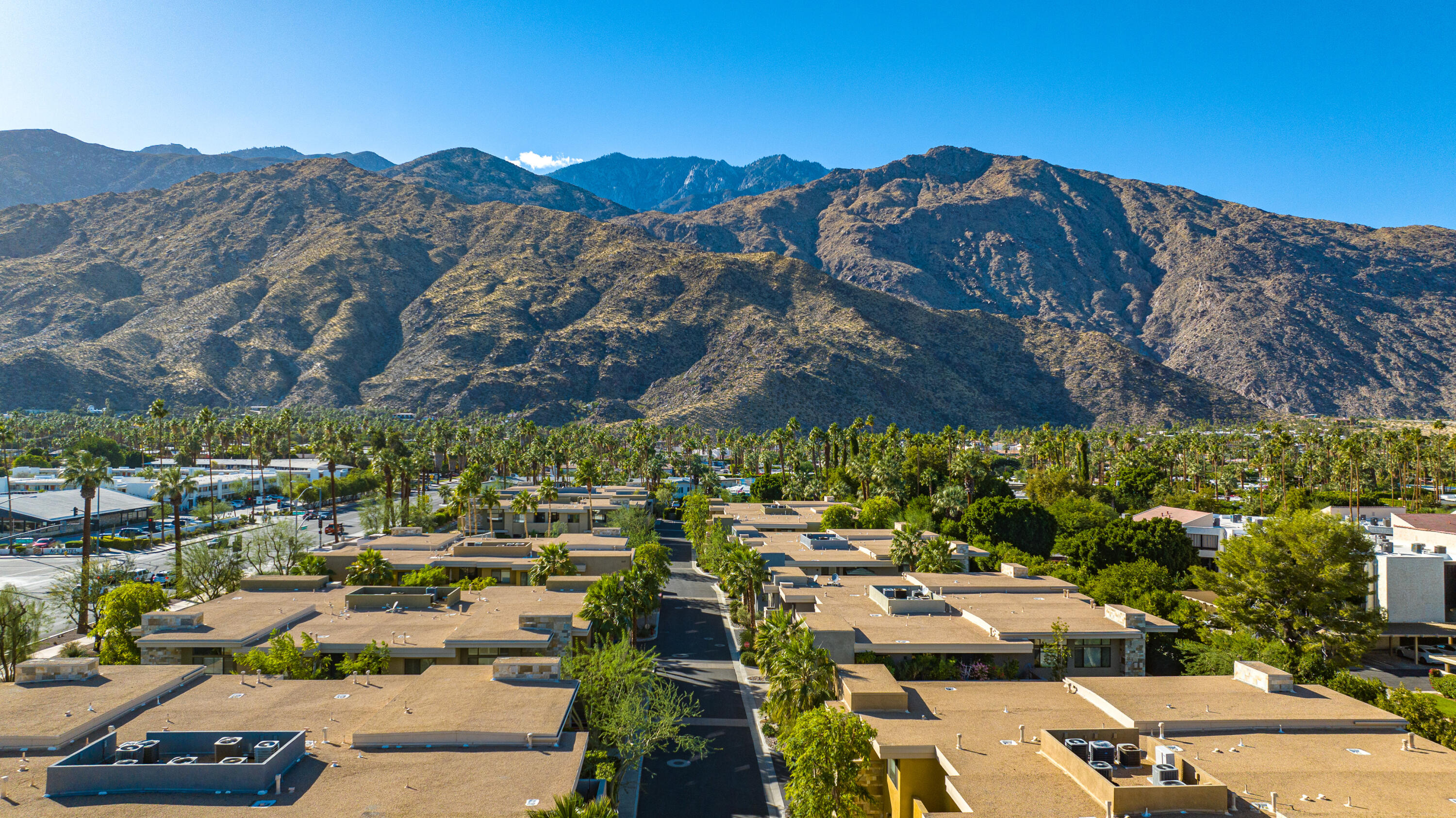 850 E Palm Canyon DR Unit: 205