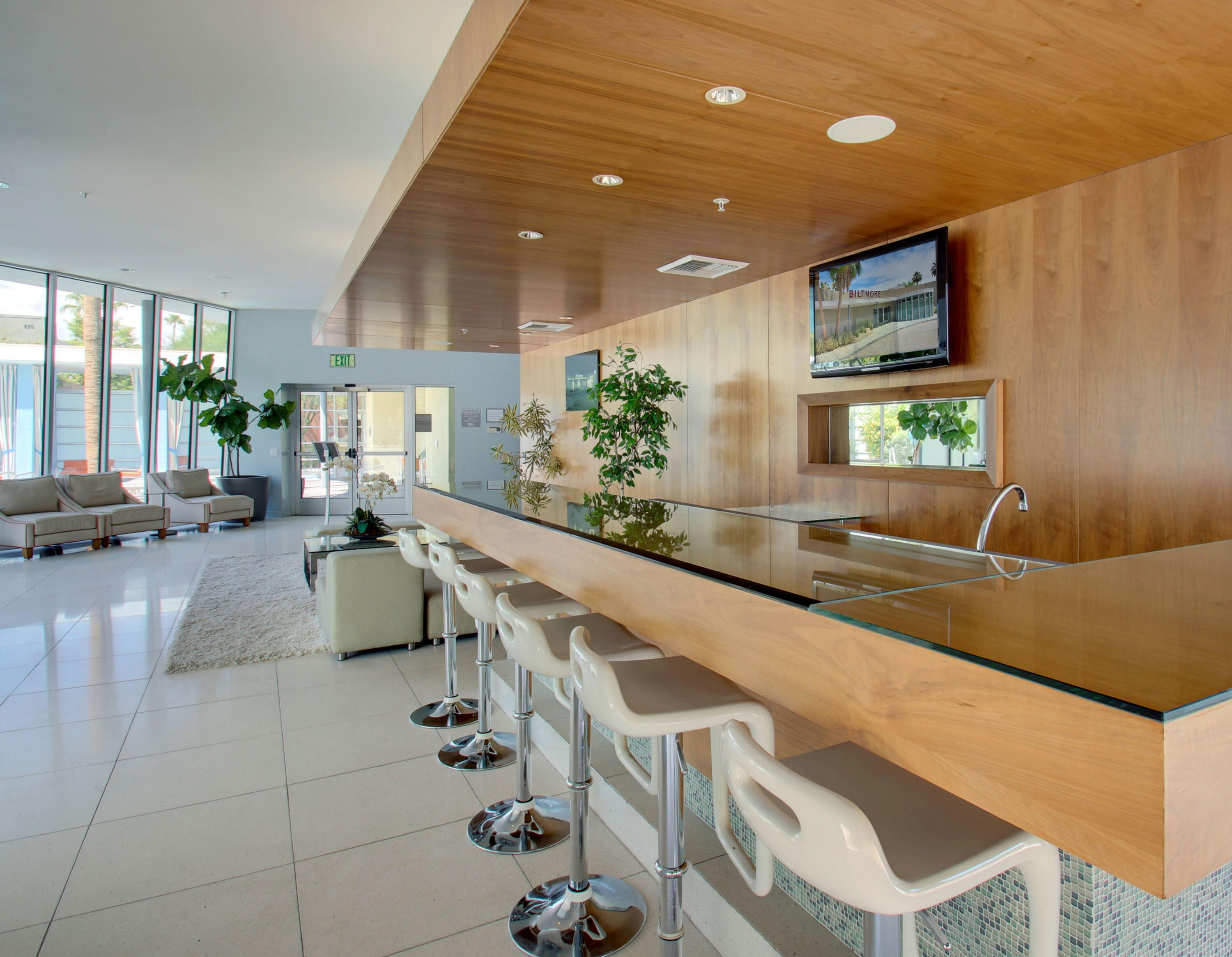 850 E Palm Canyon DR Unit: 205