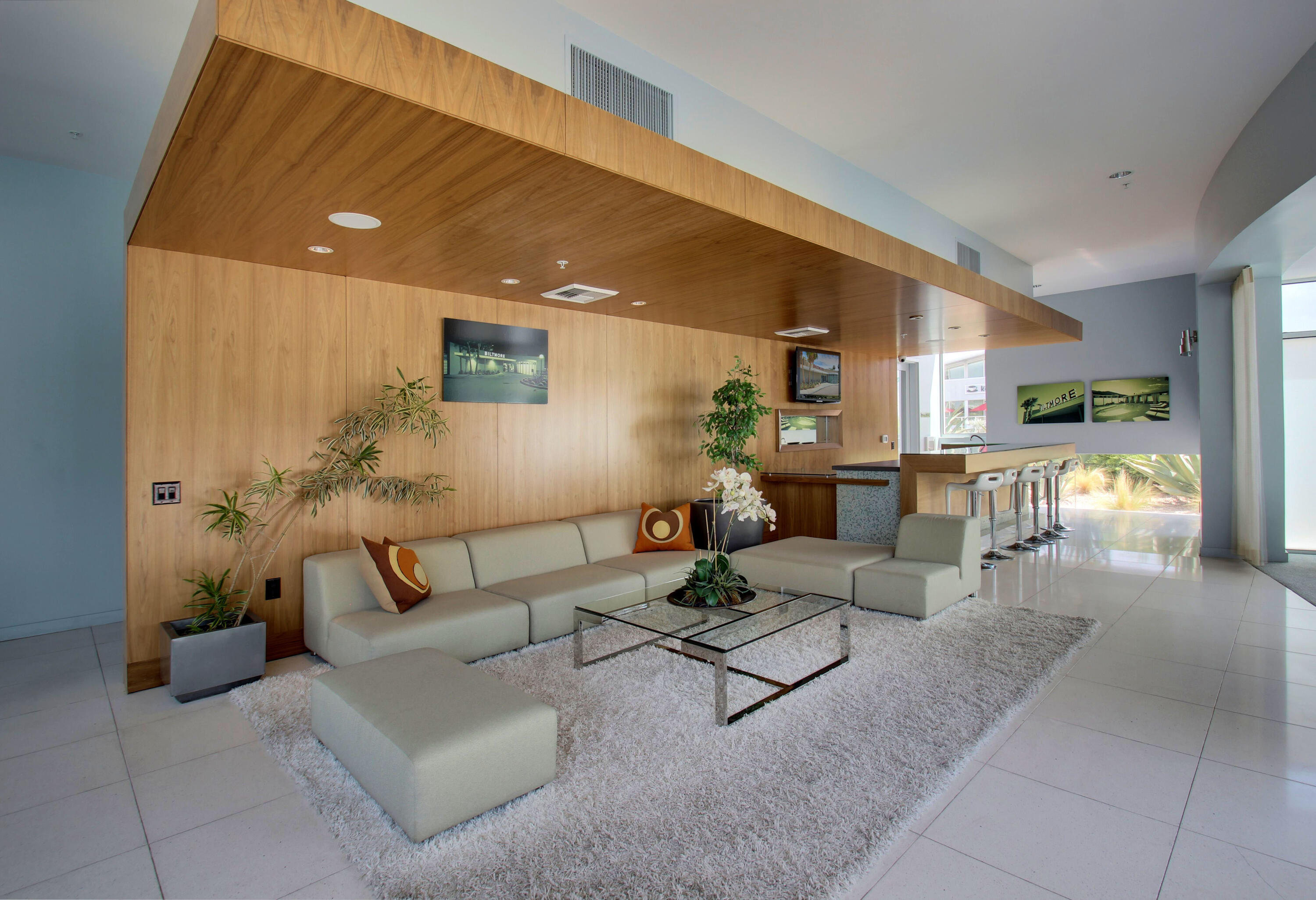 850 E Palm Canyon DR Unit: 205