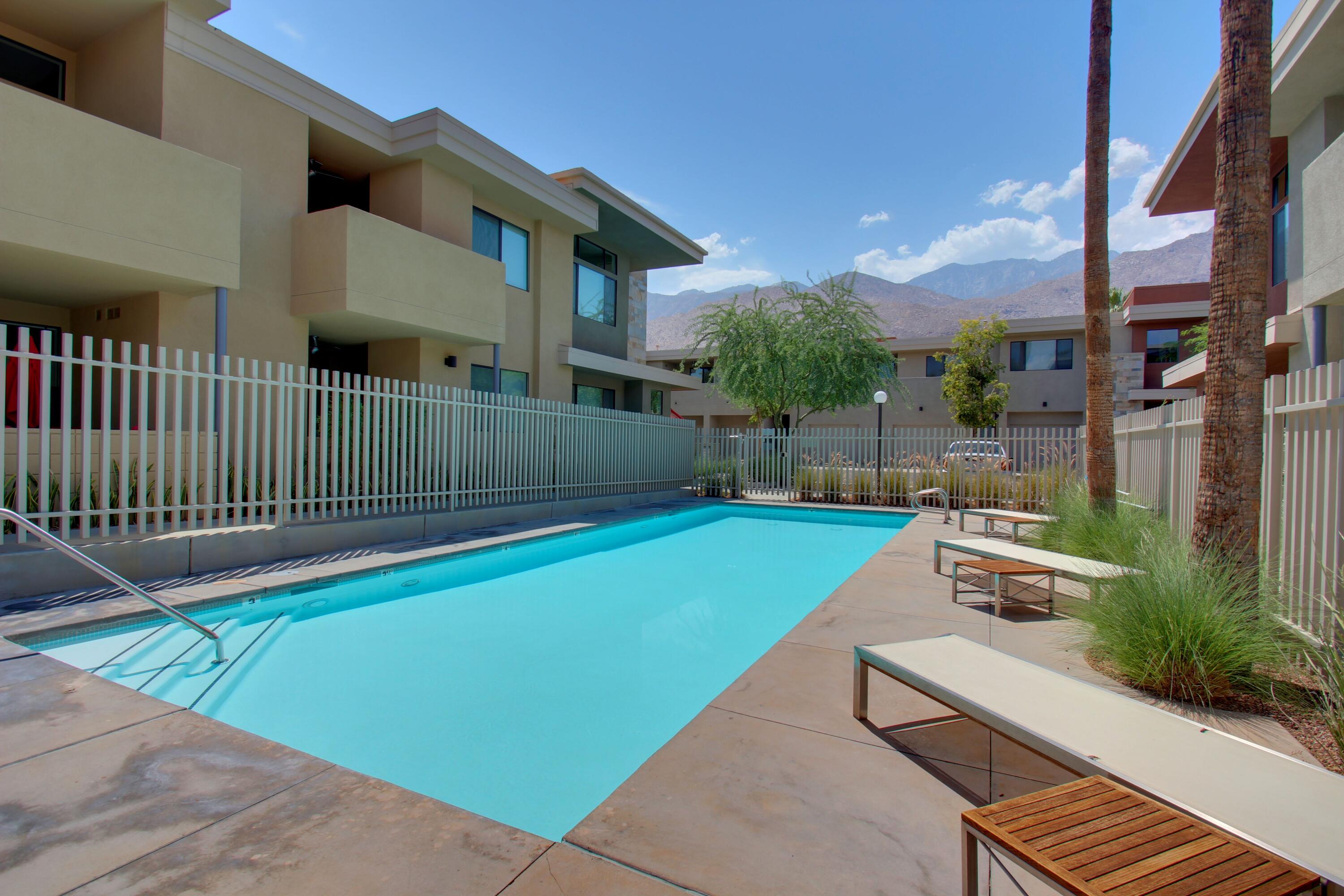 850 E Palm Canyon DR Unit: 205