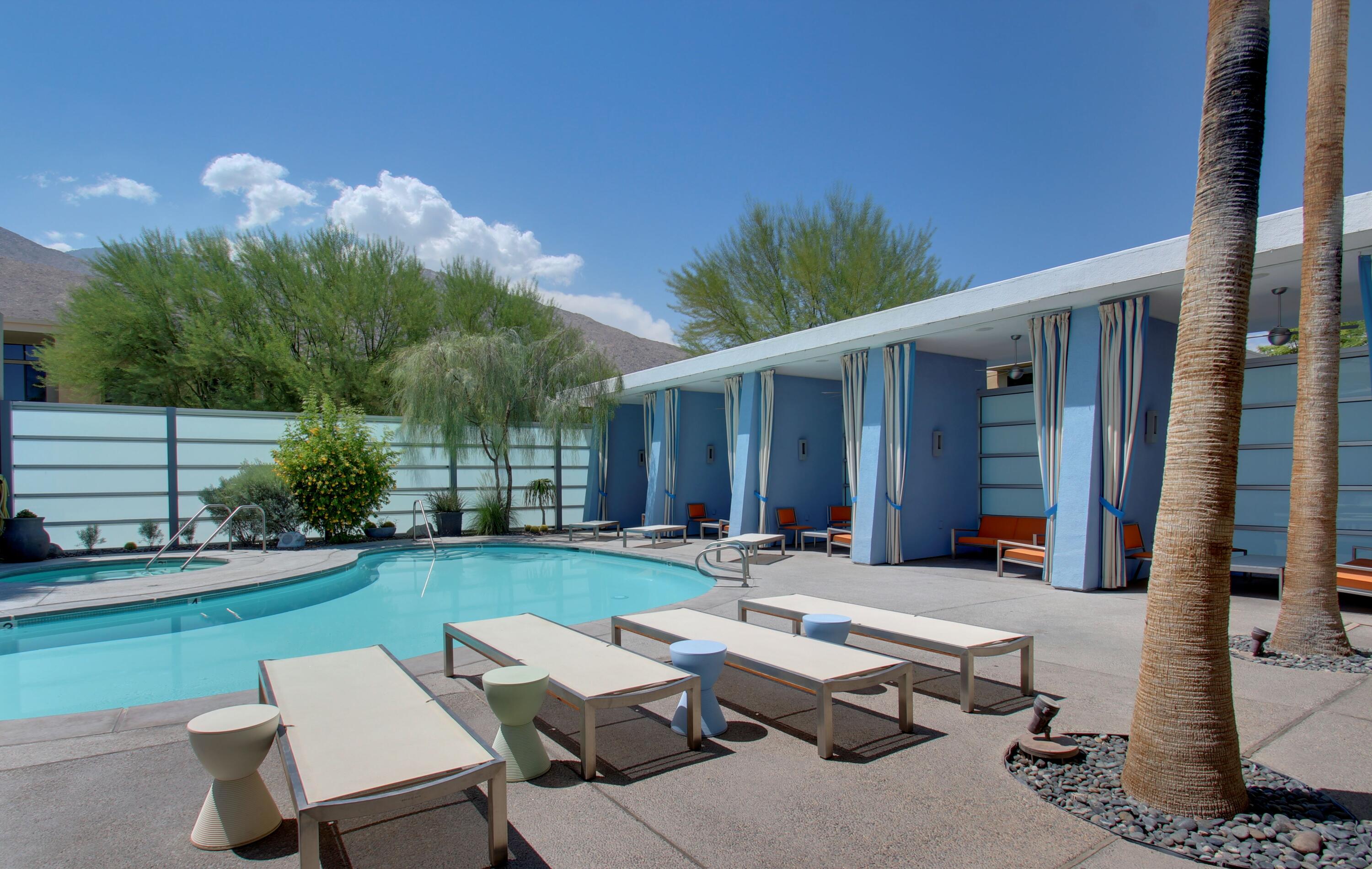 850 E Palm Canyon DR Unit: 205
