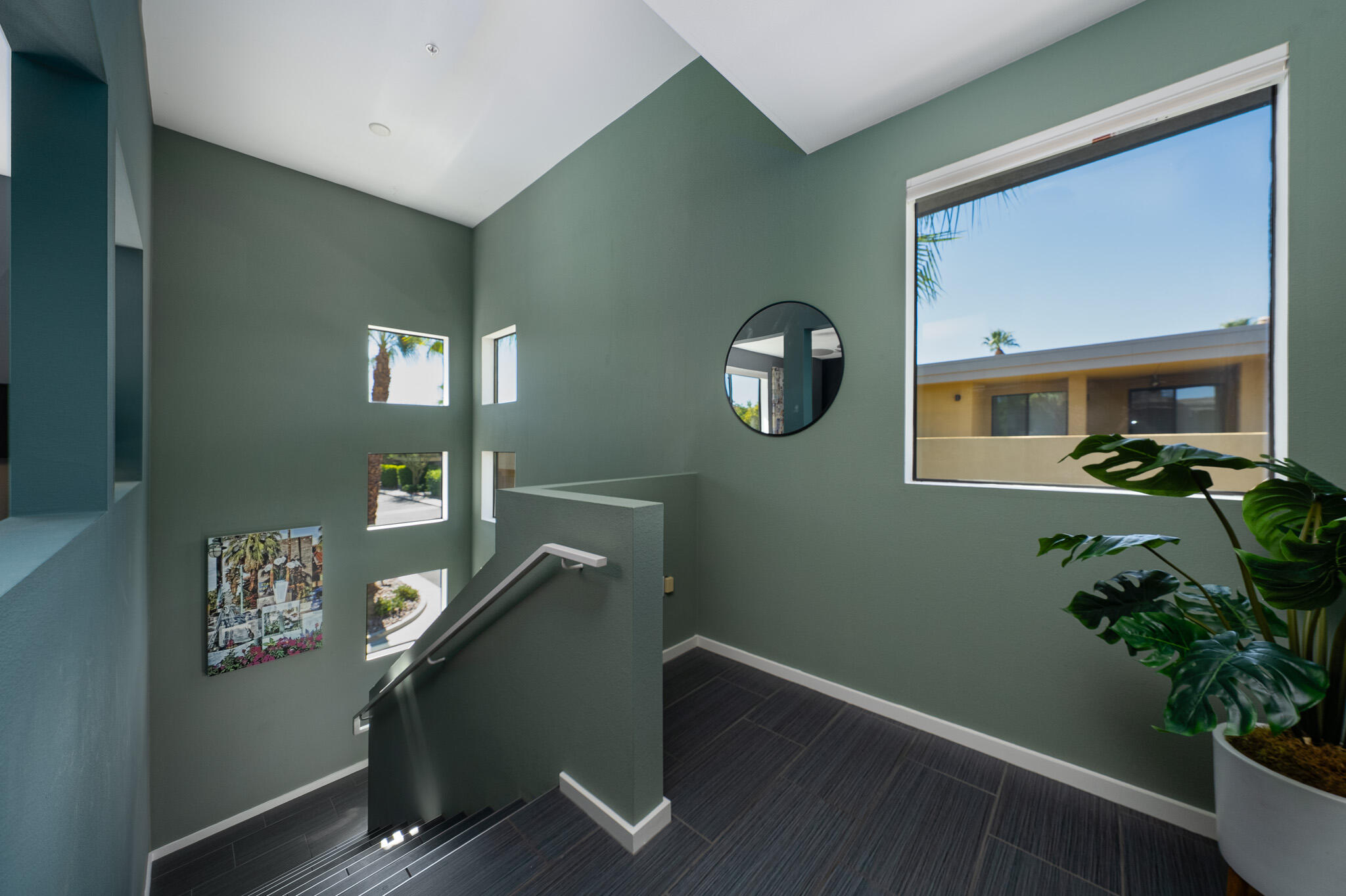 850 E Palm Canyon DR Unit: 205