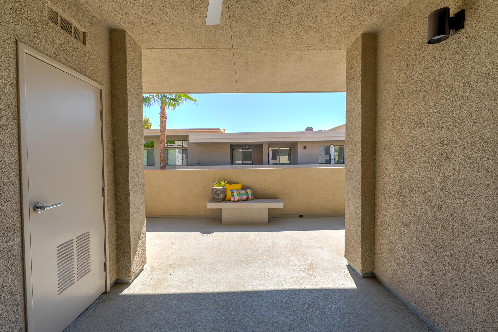 850 E Palm Canyon DR Unit: 205