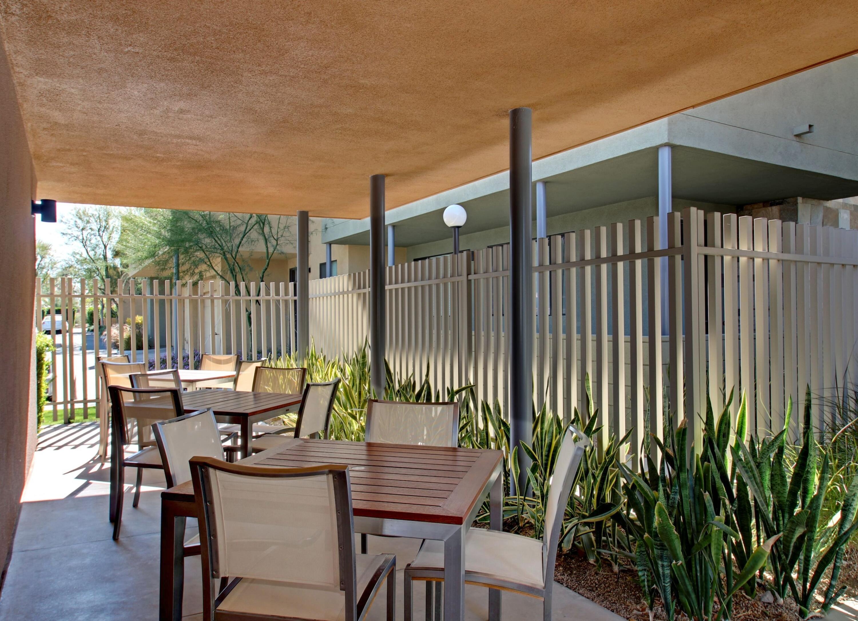 850 E Palm Canyon DR Unit: 205
