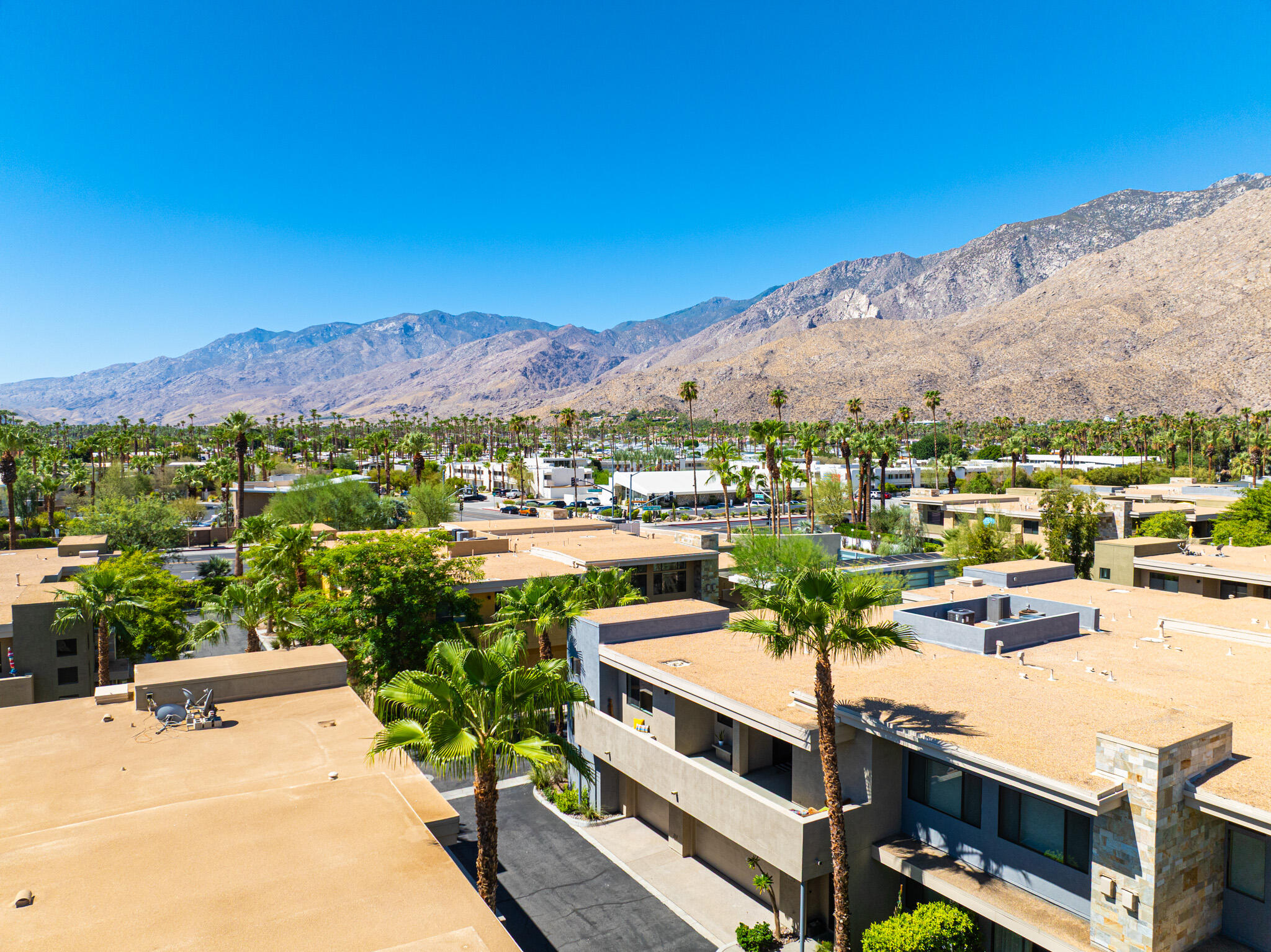 850 E Palm Canyon DR Unit: 205