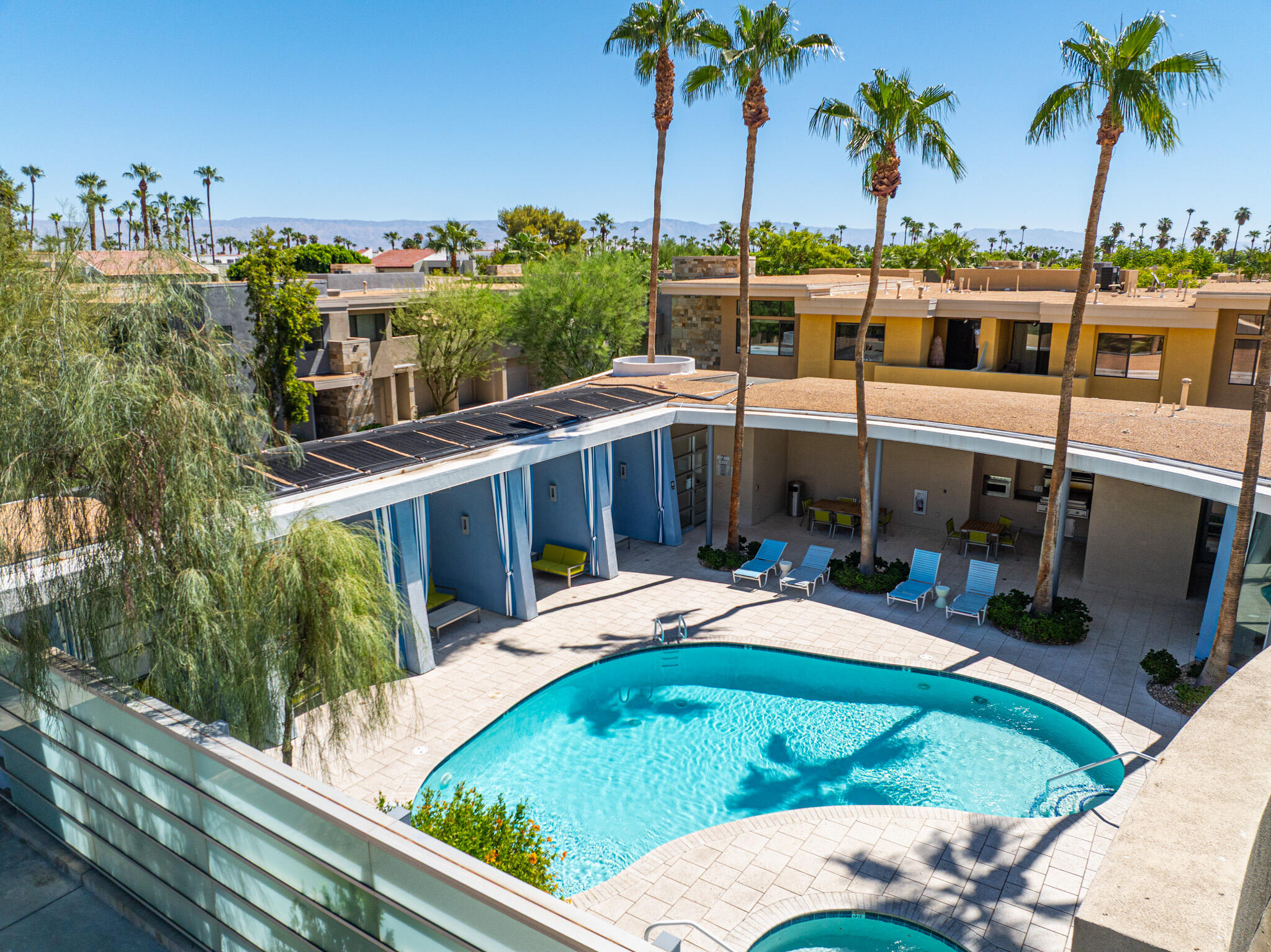 850 E Palm Canyon DR Unit: 205