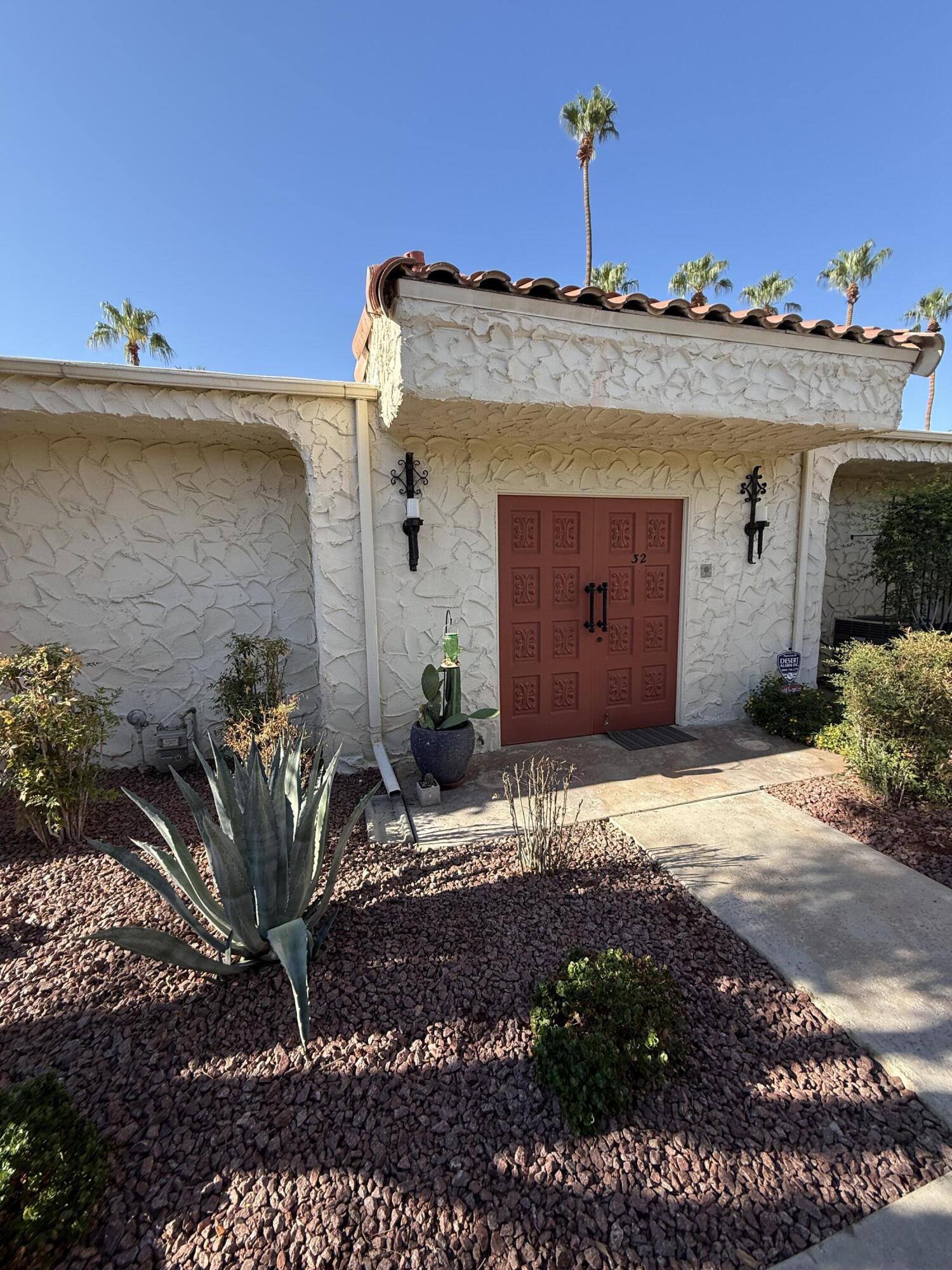 1833 S Araby DR Unit: 32